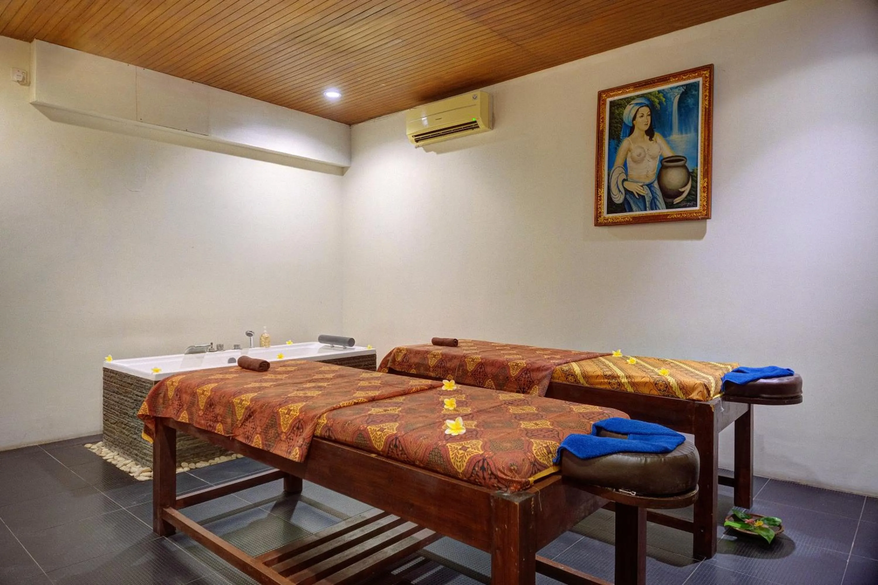 Spa and wellness centre/facilities in Avery Le Nixsun Villas Ungasan with Free access to Gym center by Waringin Hospitality