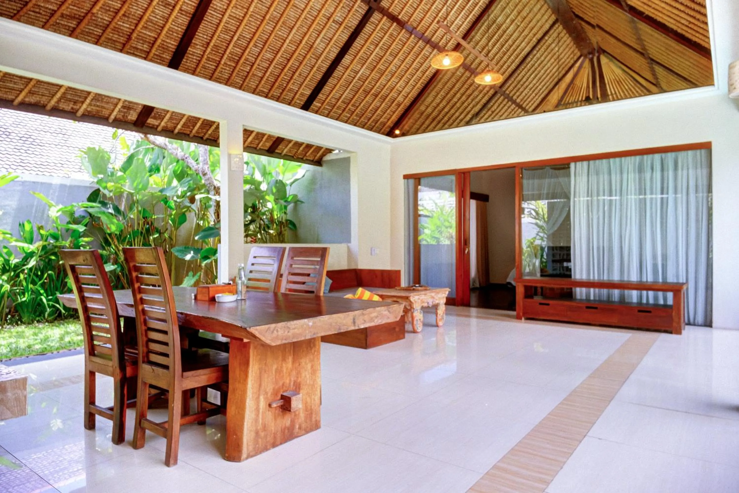 Living room in Avery Le Nixsun Villas Ungasan with Free access to Gym center by Waringin Hospitality