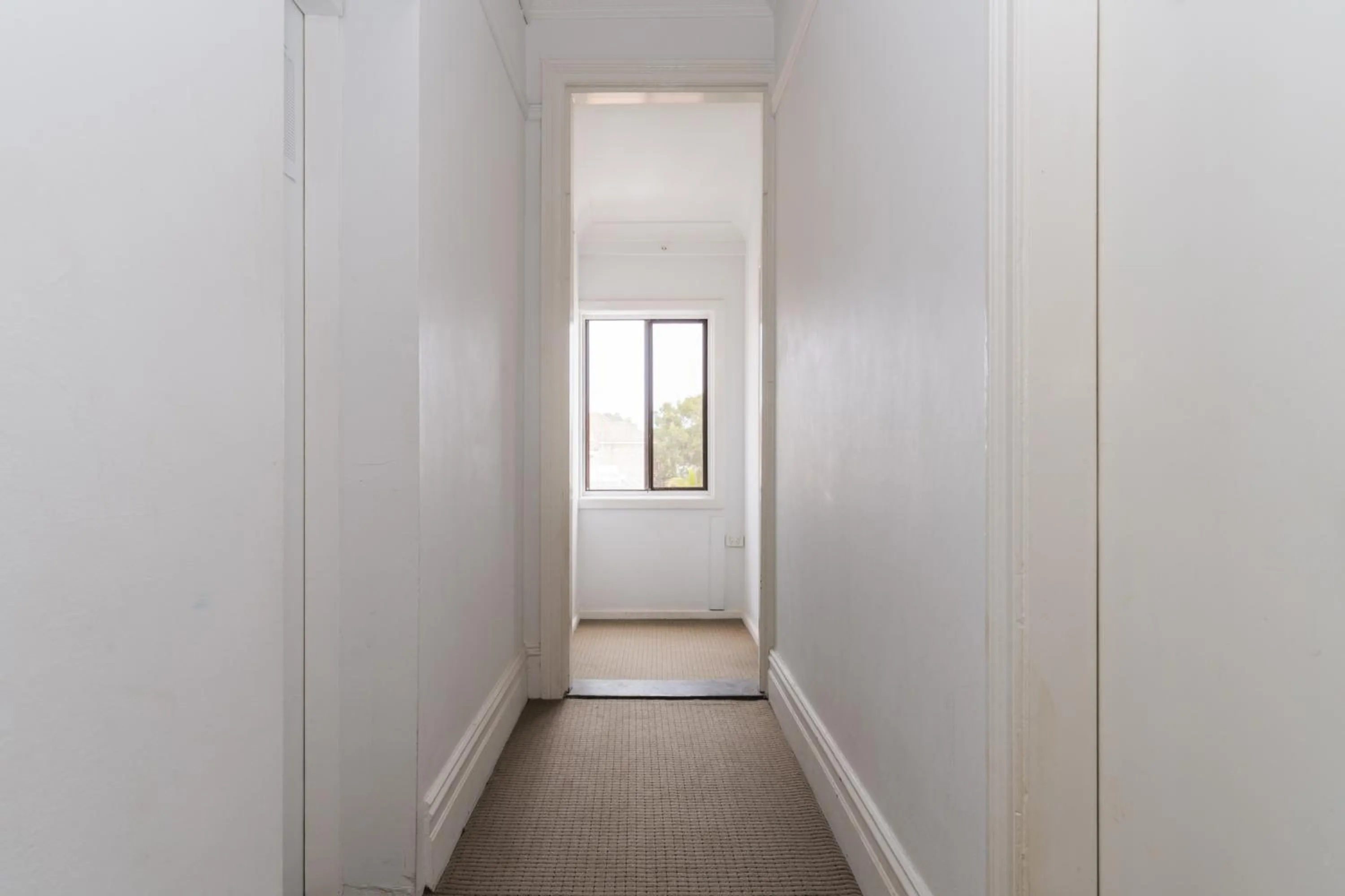 Property building in Manly Beach Guesthouse