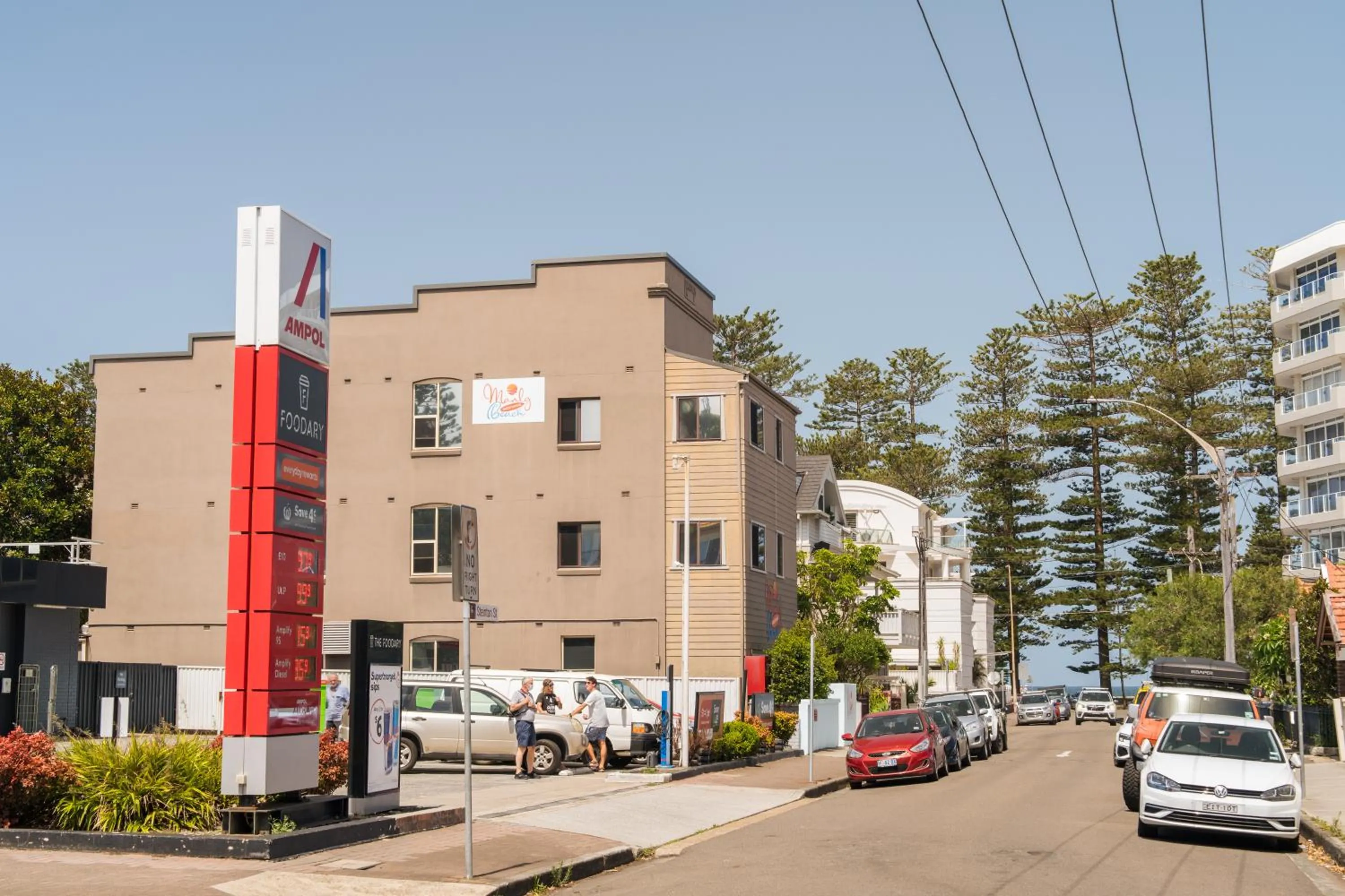 Property building in Manly Beach Guesthouse