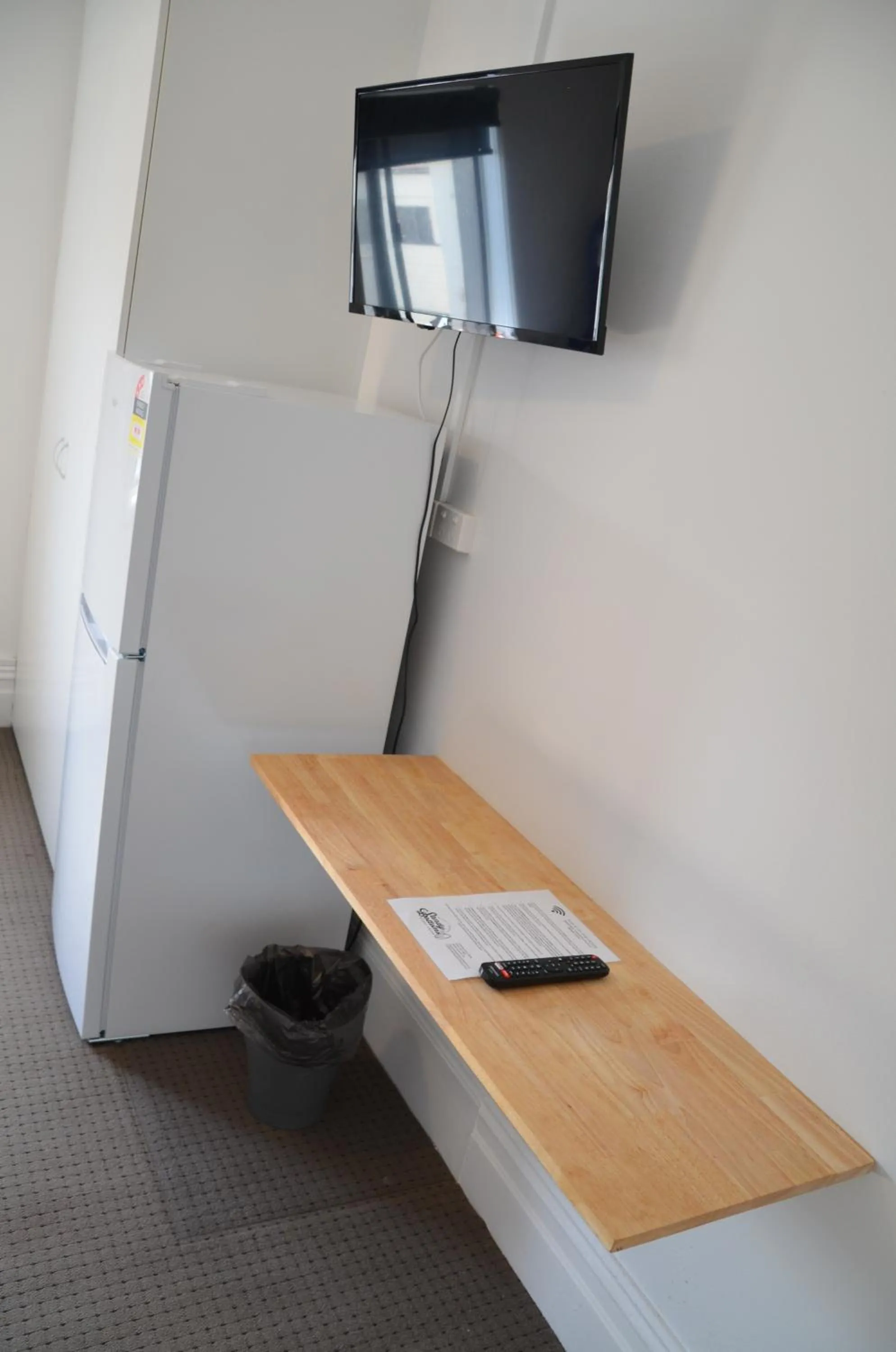 TV and multimedia in Manly Beach Guesthouse