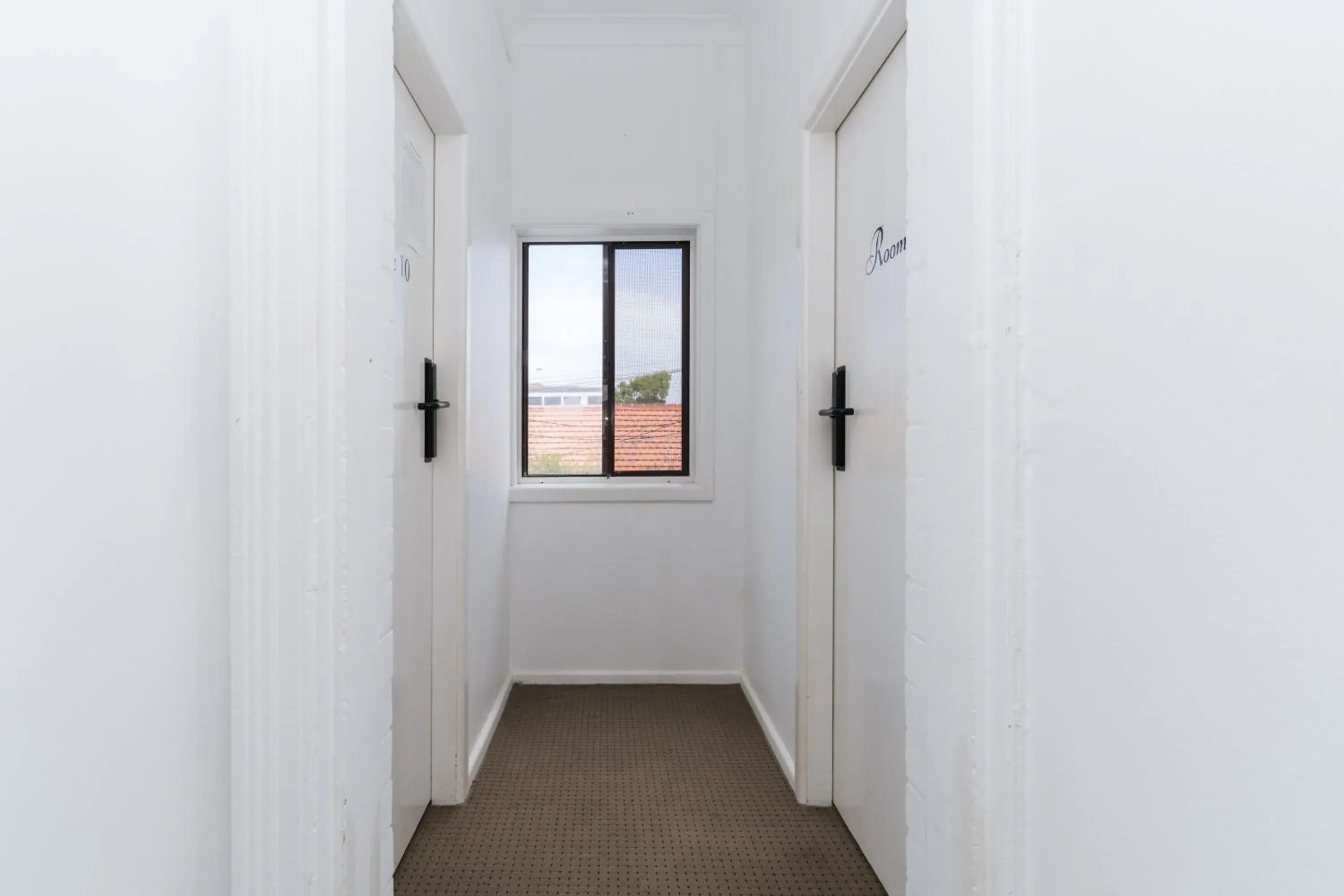 Property building in Manly Beach Guesthouse Property building in Manly Beach Guesthouse