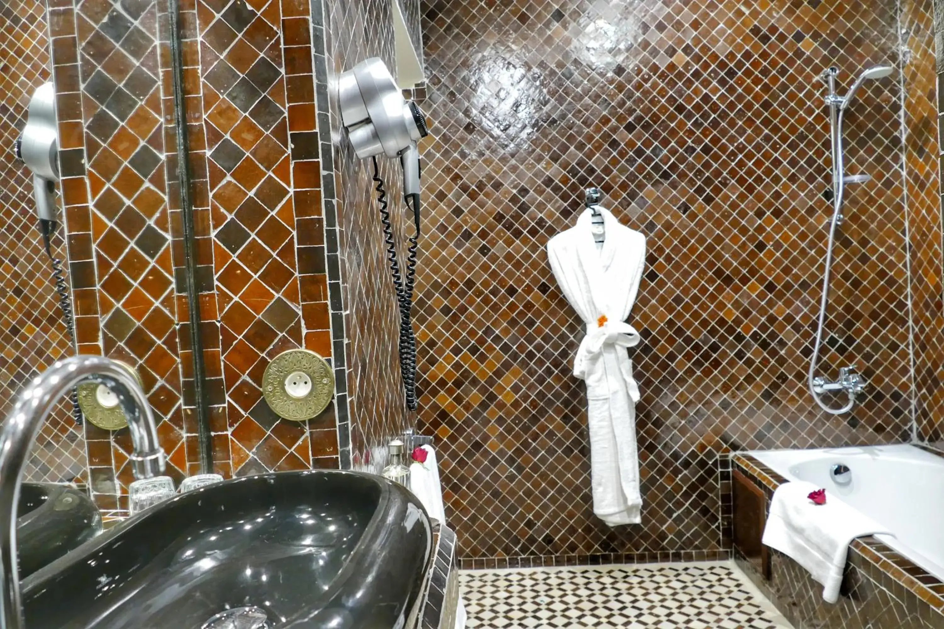 Bathroom in Palais Dar Si Aissa ALL-SUITES
