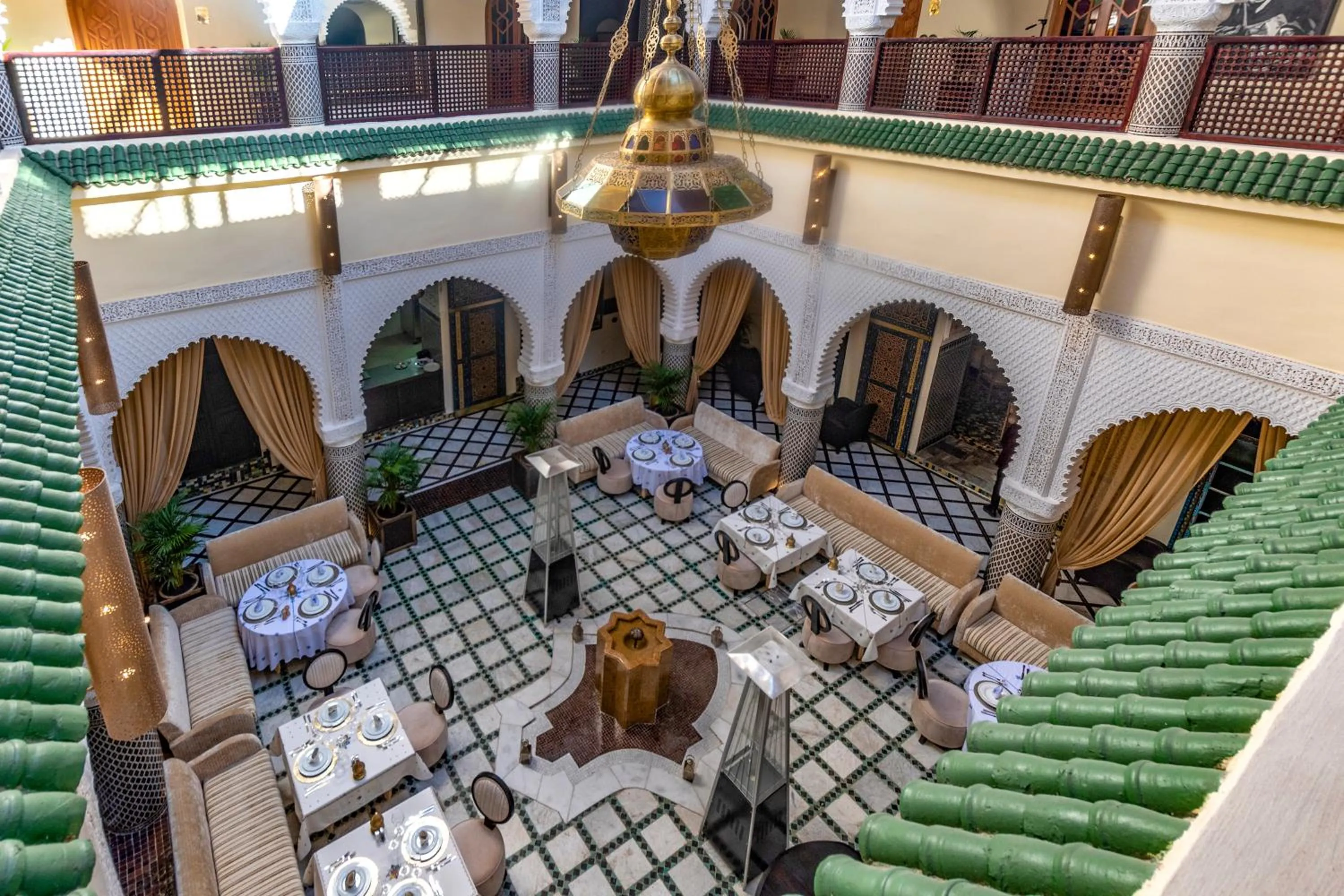 Restaurant/places to eat in Palais Dar Si Aissa ALL-SUITES