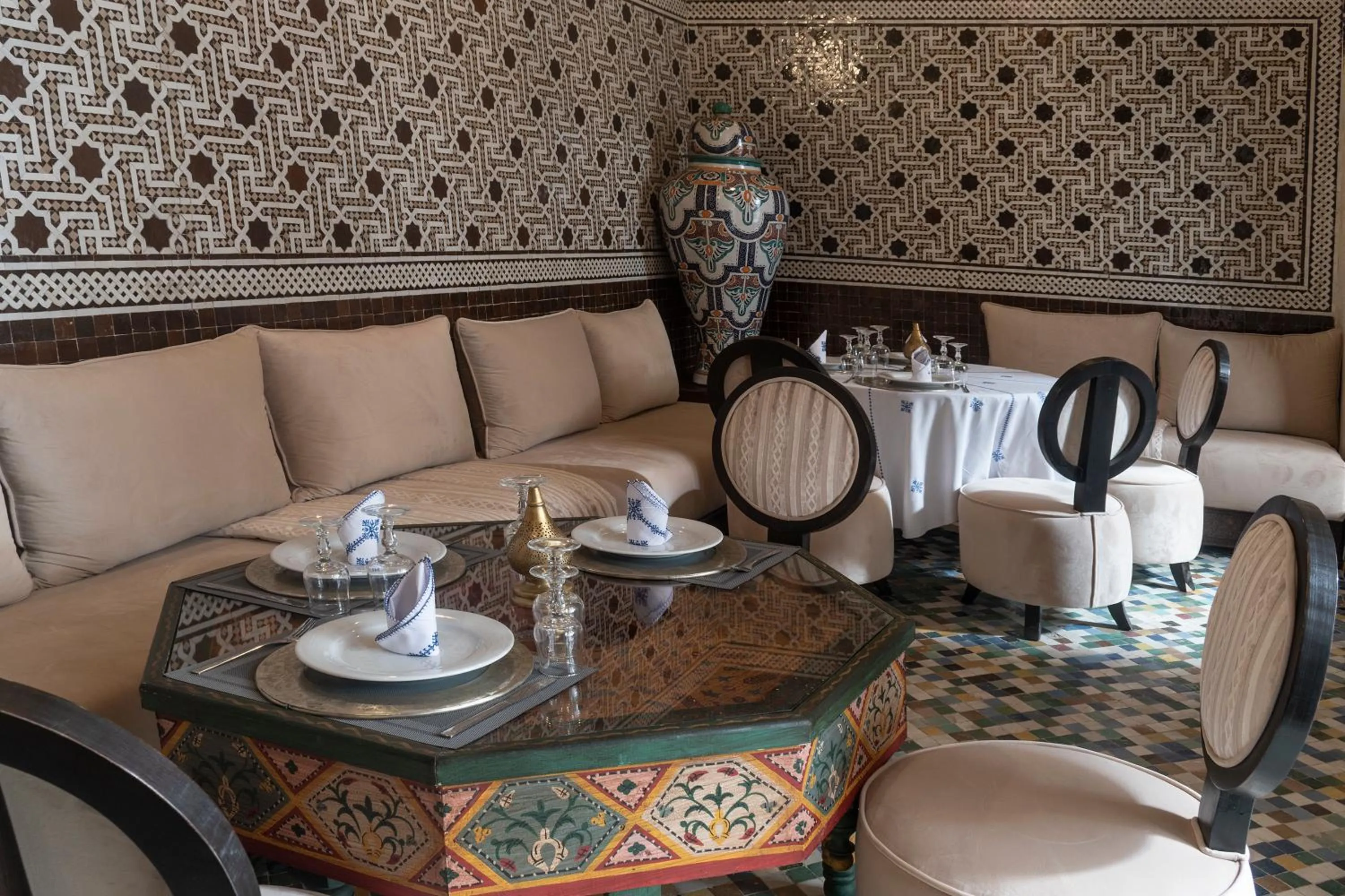Restaurant/places to eat in Palais Dar Si Aissa ALL-SUITES