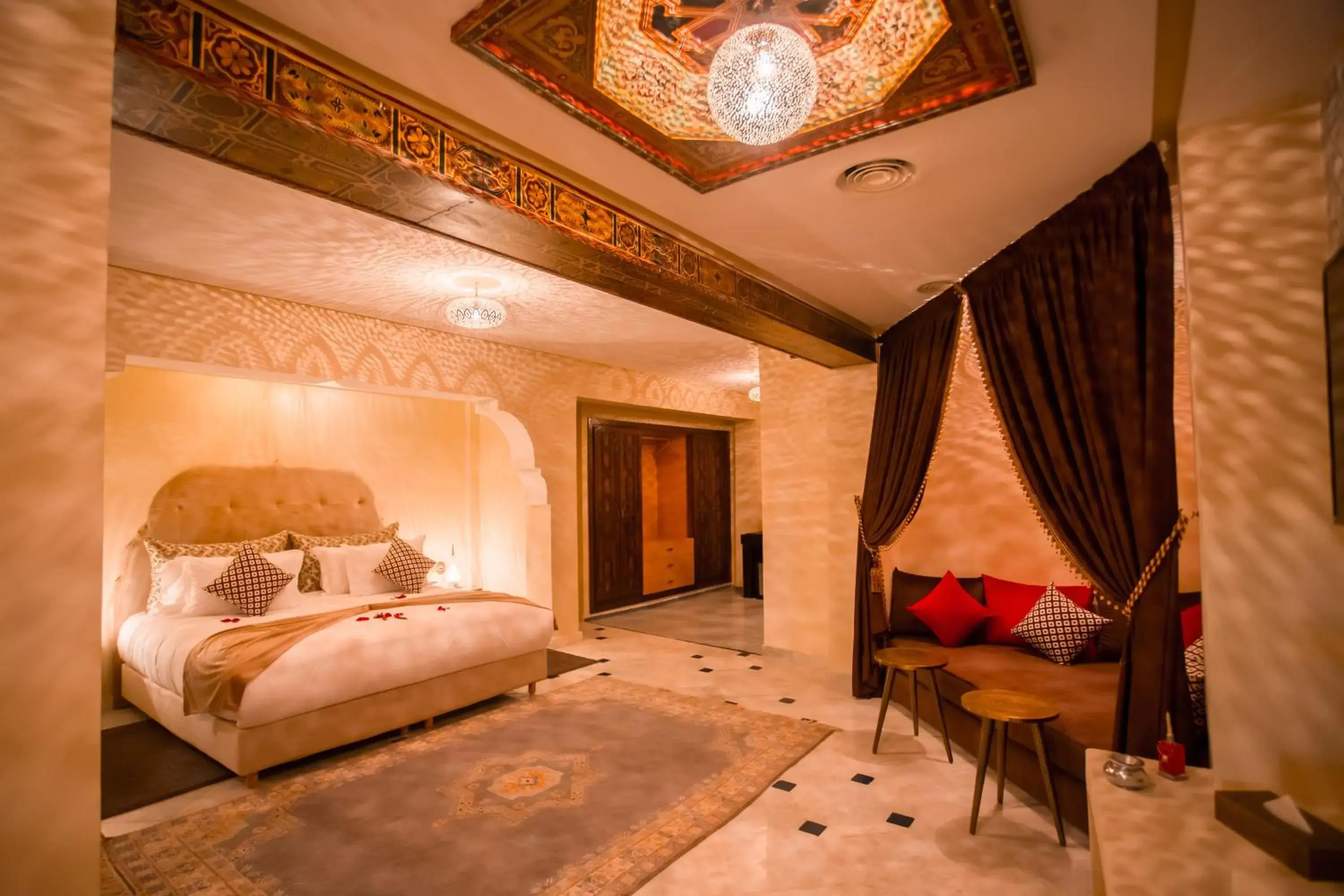 Bedroom, Bed in Palais Dar Si Aissa ALL-SUITES
