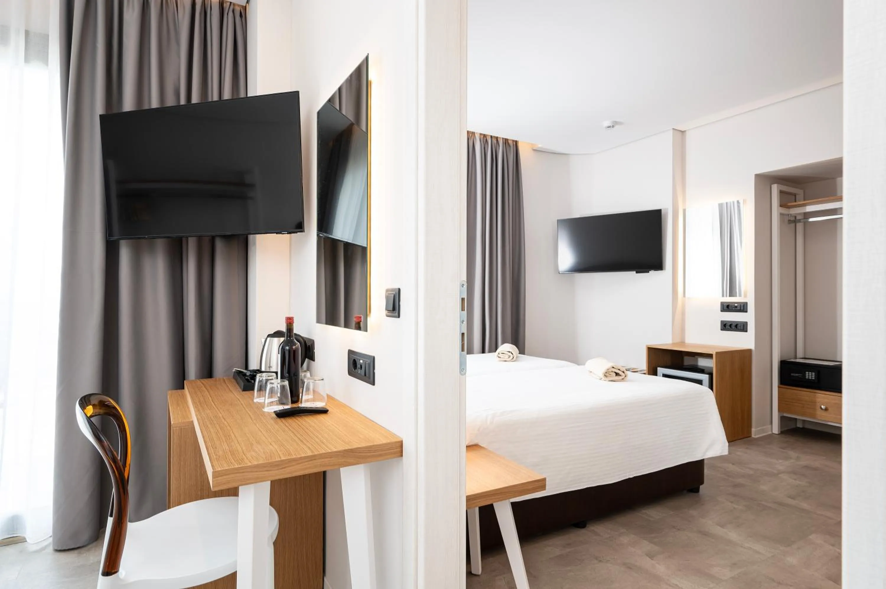 Bedroom, Bed in Athina Palace Resort & Spa