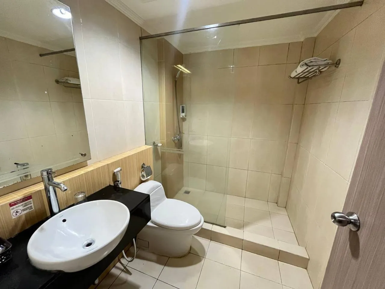 Shower in Manise Hotel