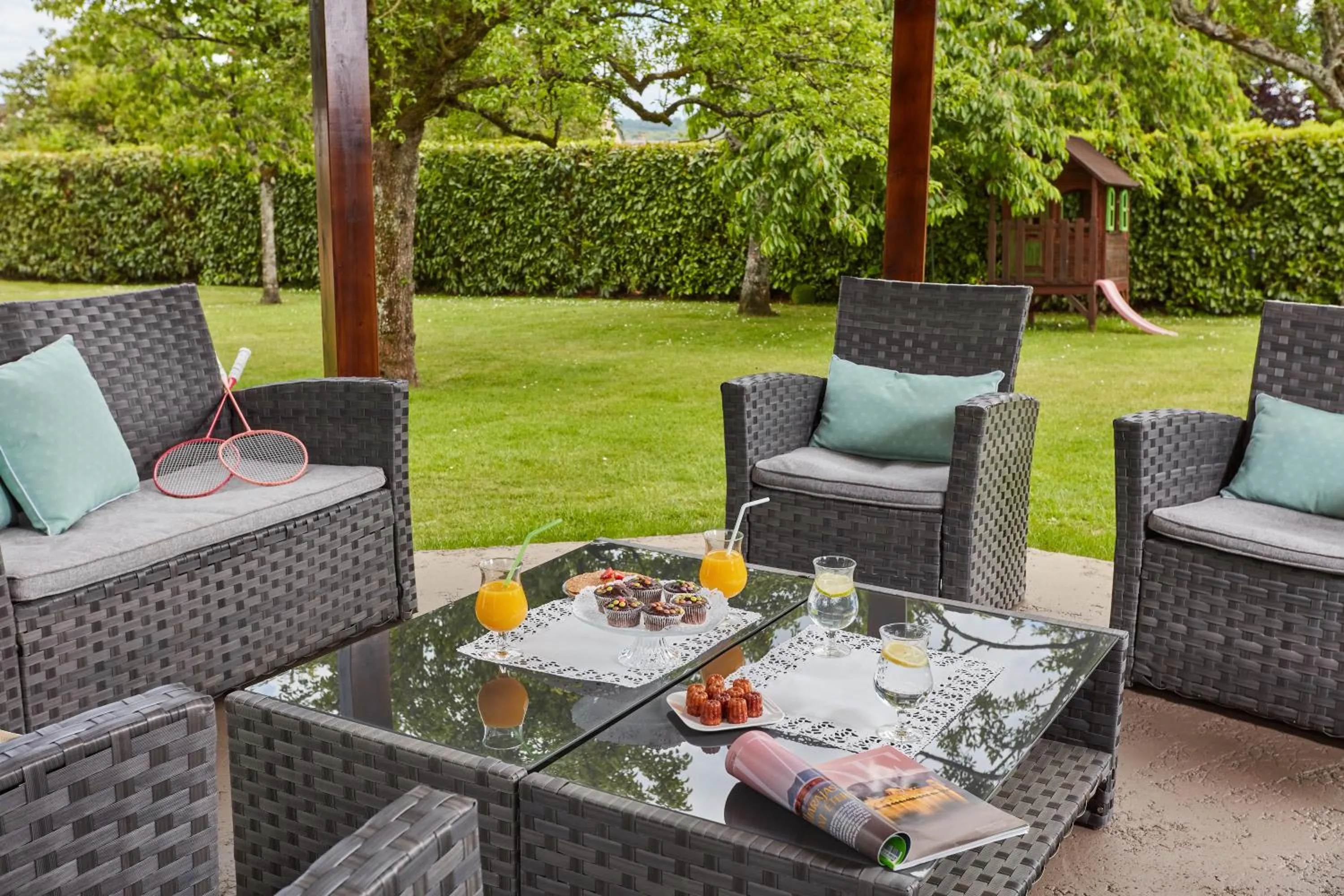 Patio in Hotel De La Pommeraie