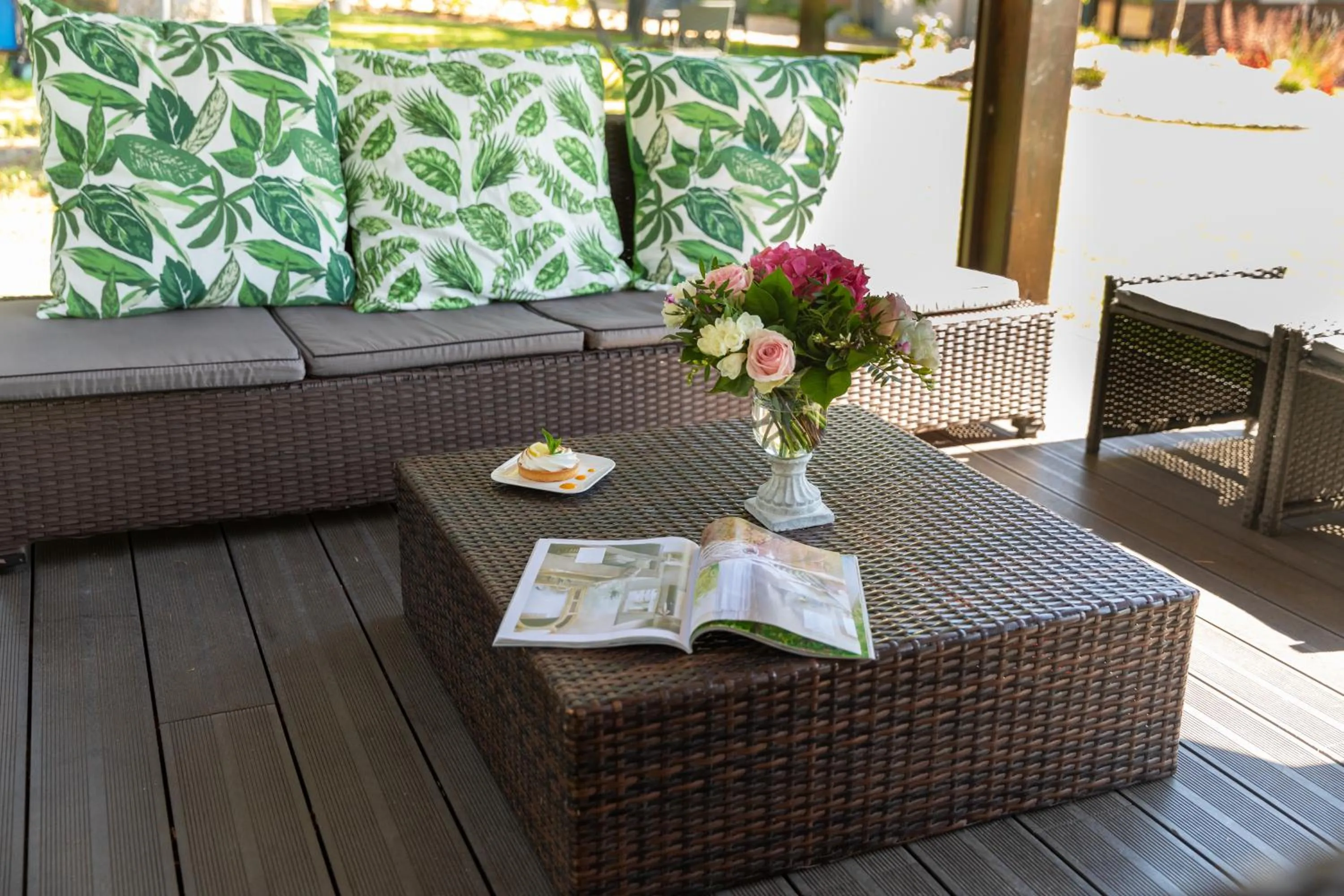 Patio in Hotel De La Pommeraie