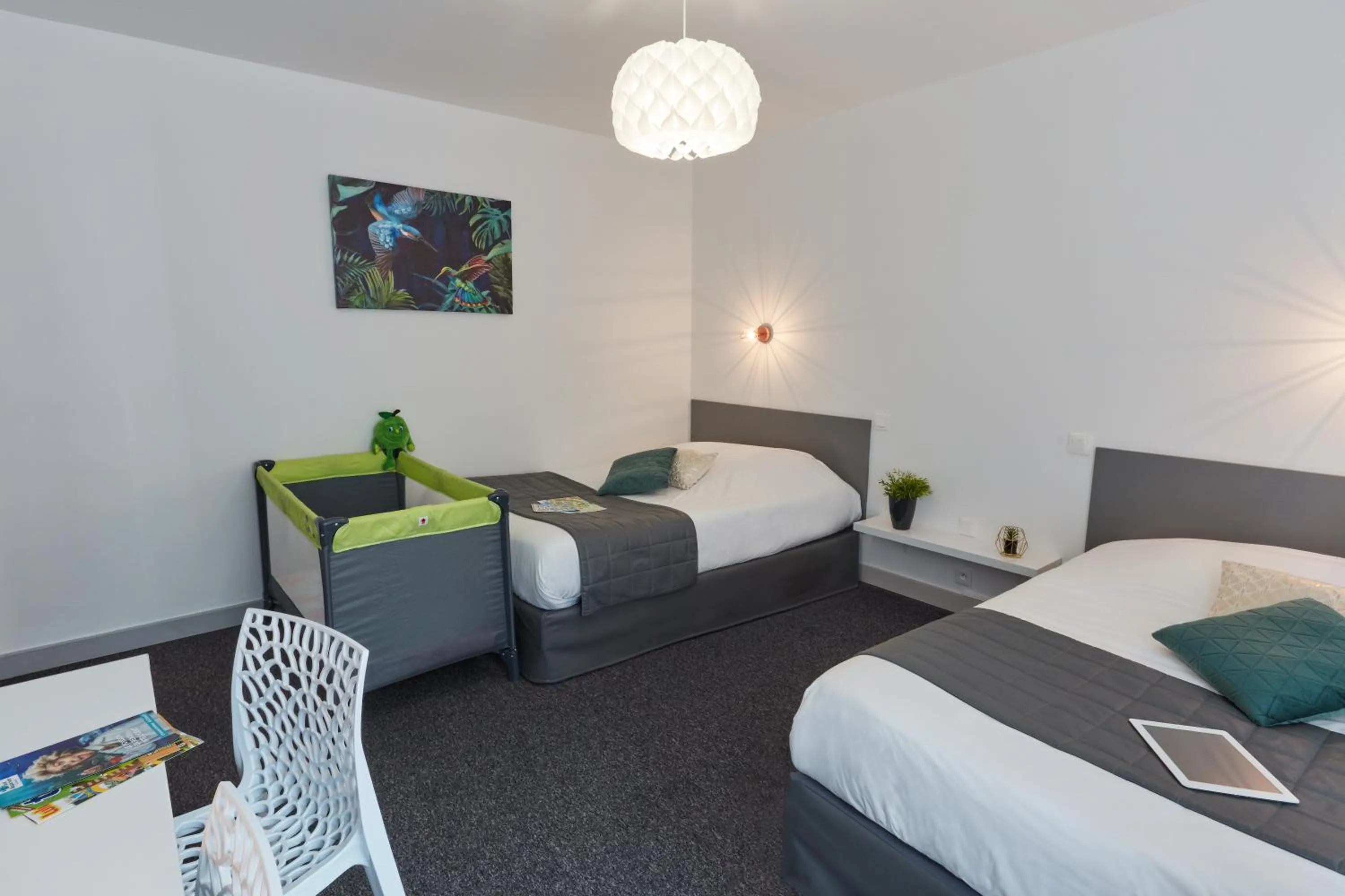 cot, Bed in Hotel De La Pommeraie