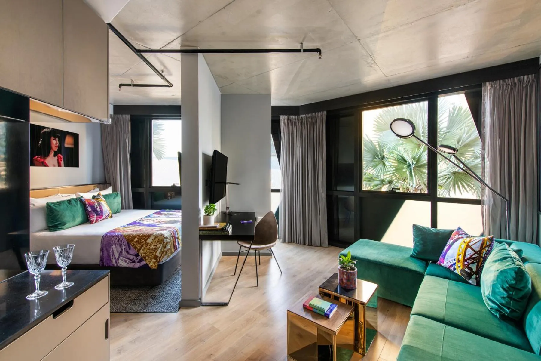 Seating area, Bed in Crystalbrook Vincent