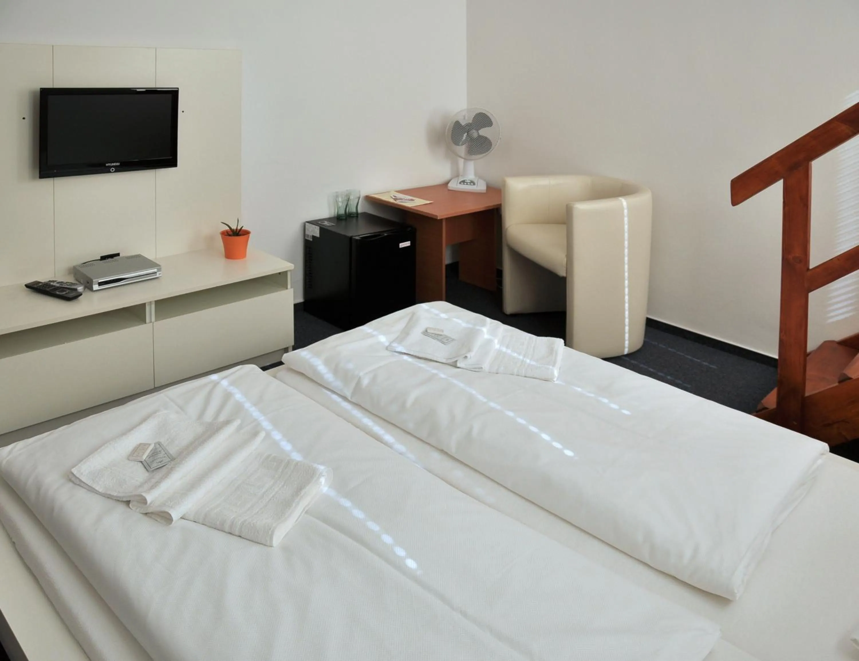 Photo of the whole room, Bed in Pension Pod věží