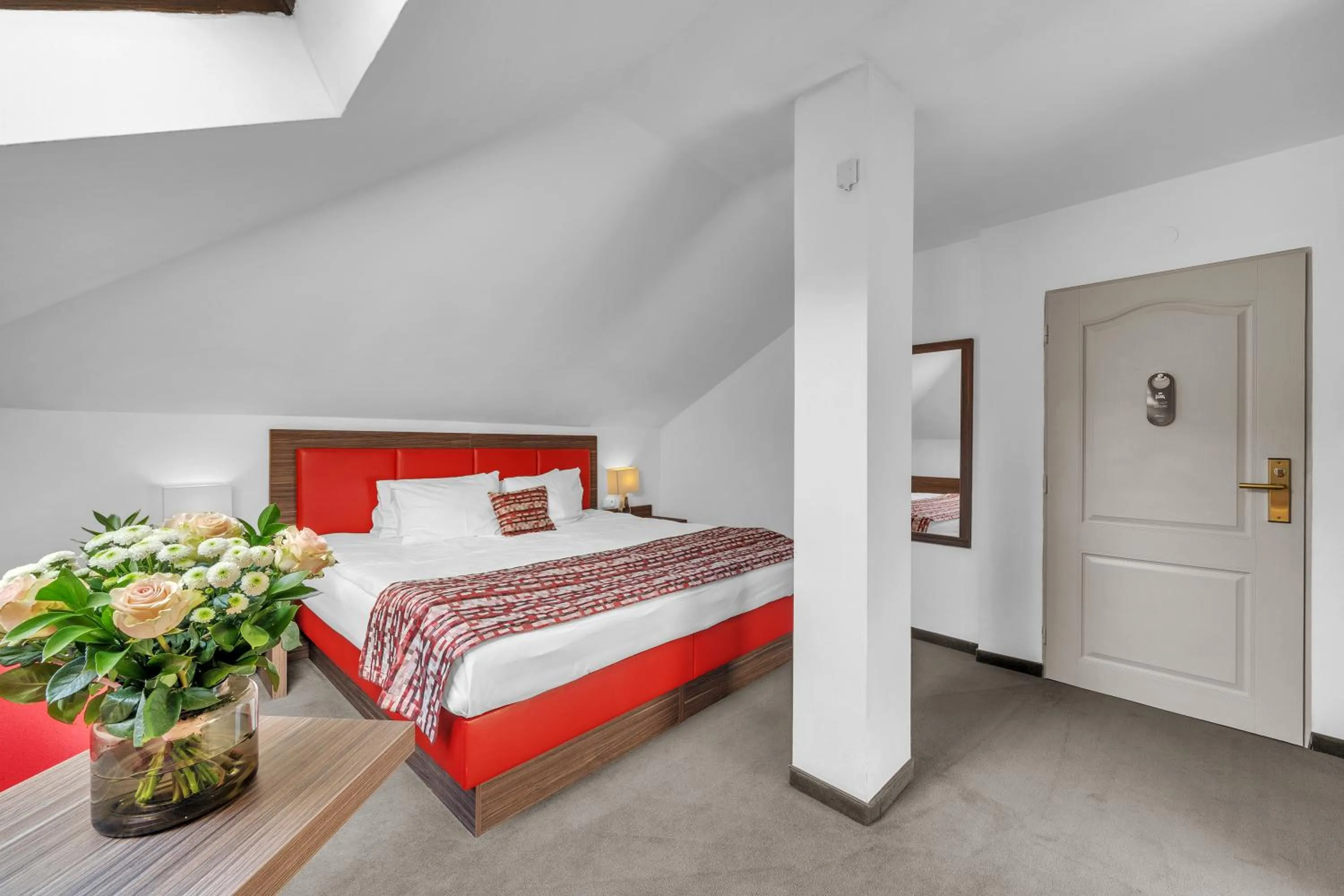 Photo of the whole room, Bed in Hotel Nelly Kellys