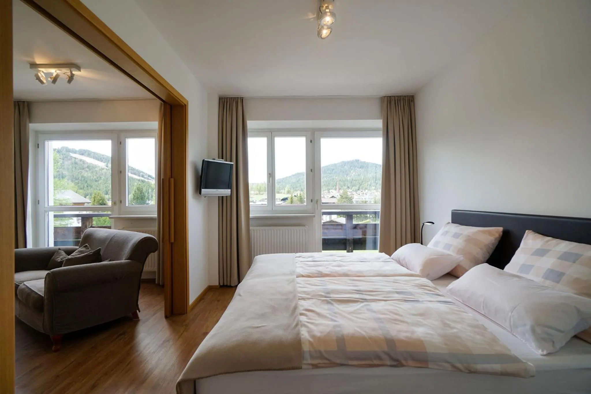 Property building, Bed in Hotel Berghof