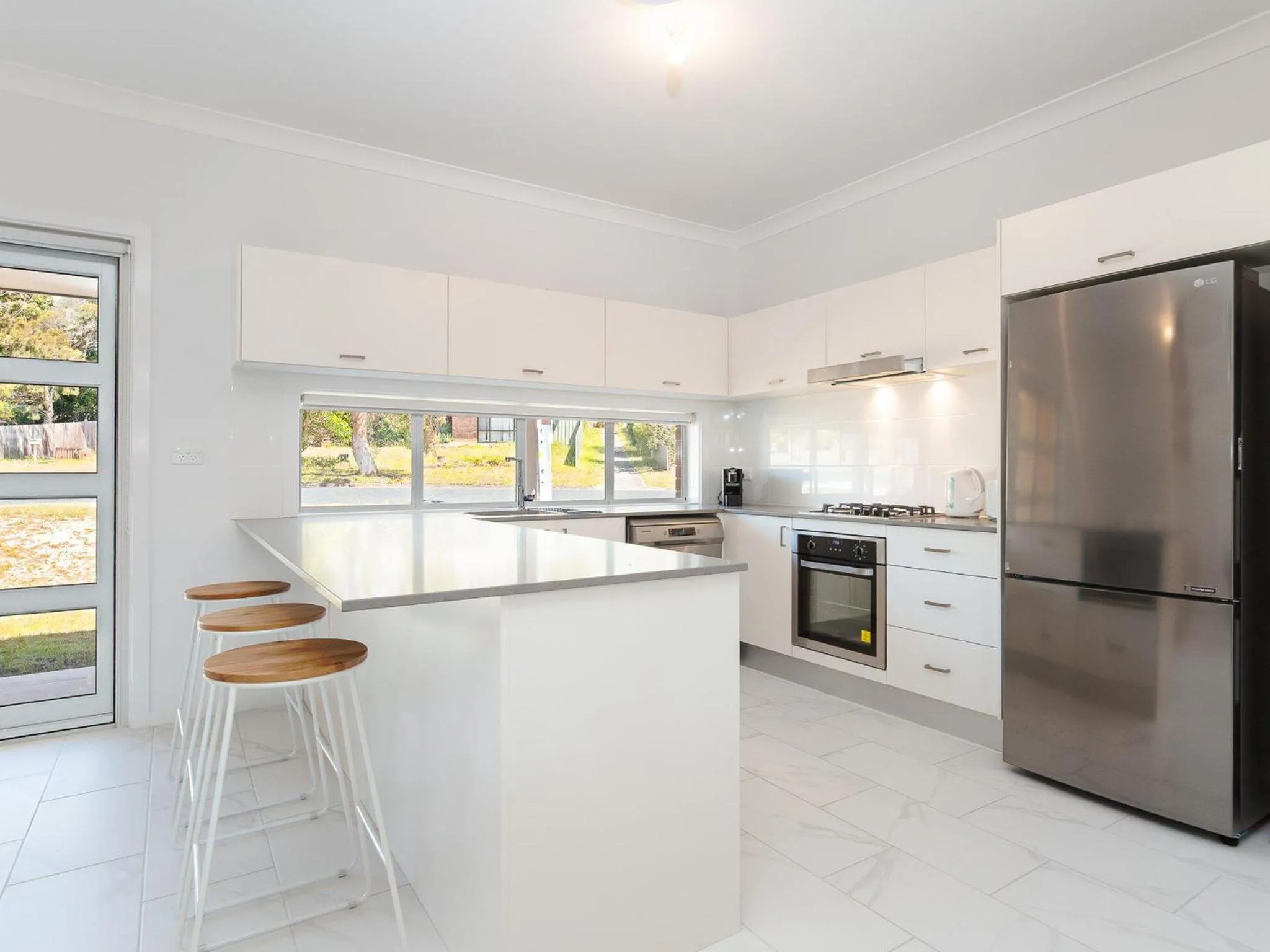5 Bent Street huge house with Foxtel and Aircon