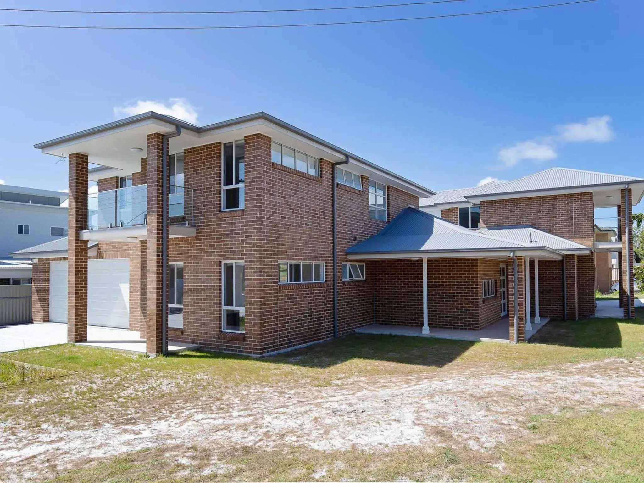 5 Bent Street huge house with Foxtel and Aircon 5 Bent Street huge house with Foxtel and Aircon