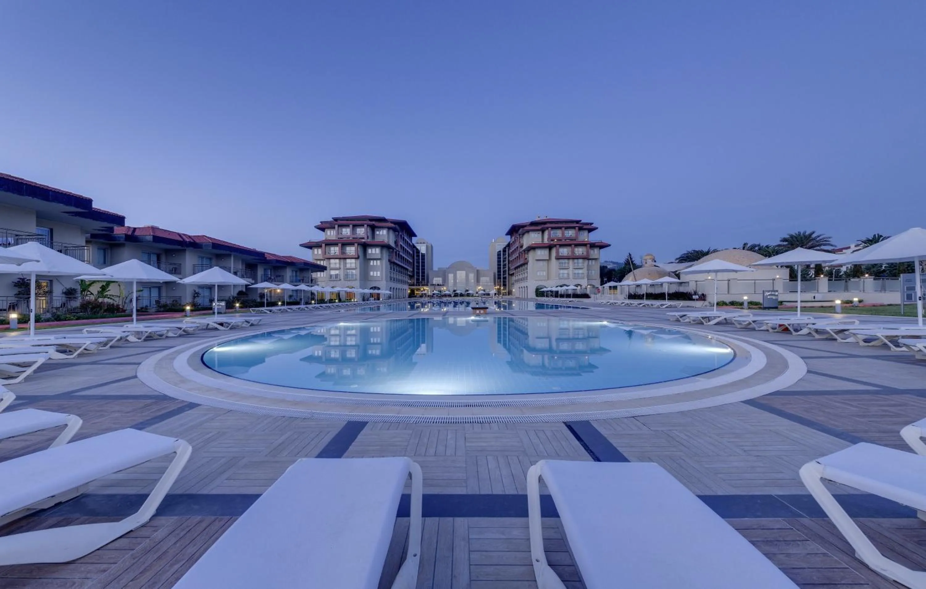Swimming pool in Radisson Blu Resort & Spa Cesme