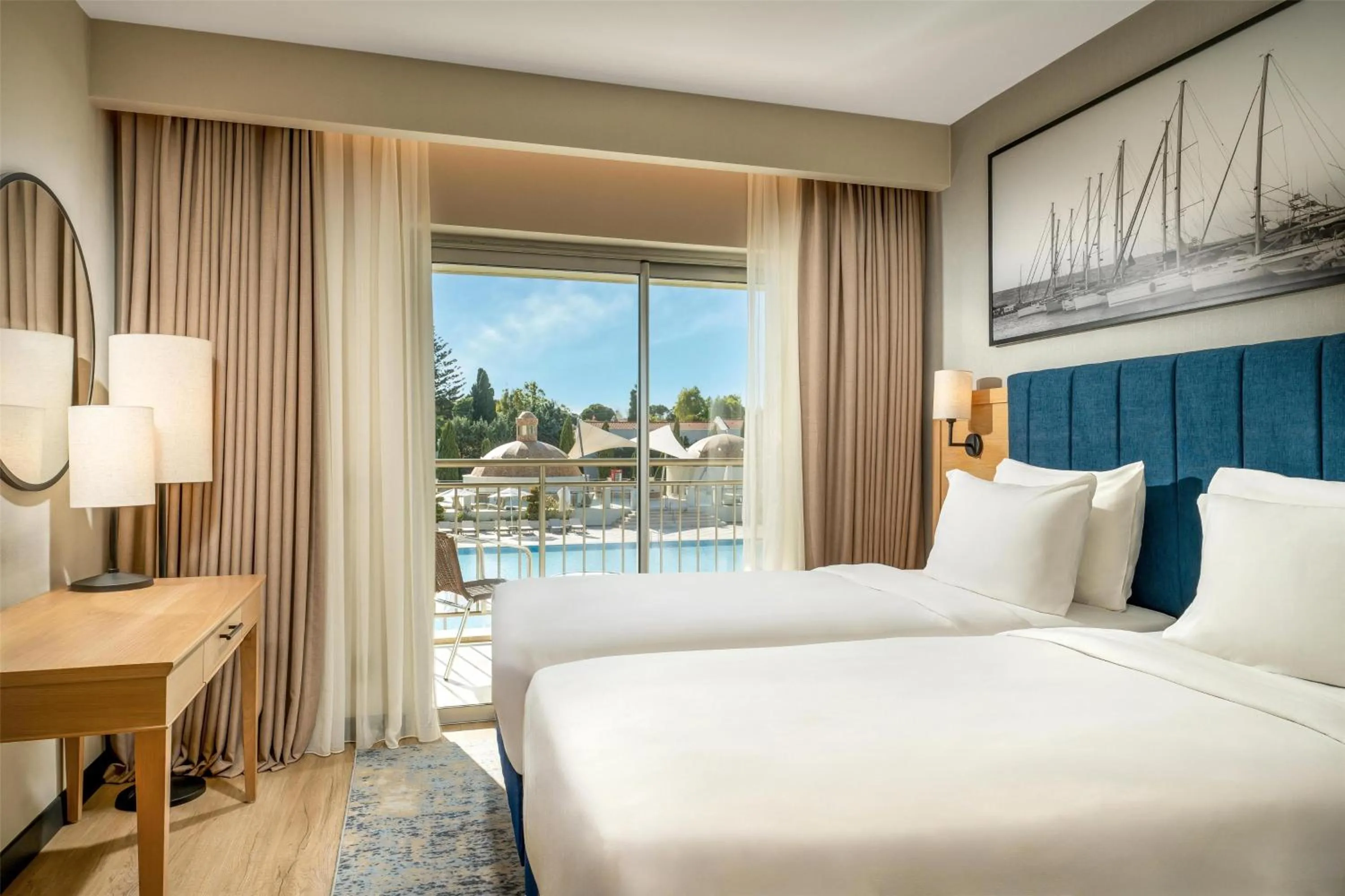 Bedroom, Bed in Radisson Blu Resort & Spa Cesme