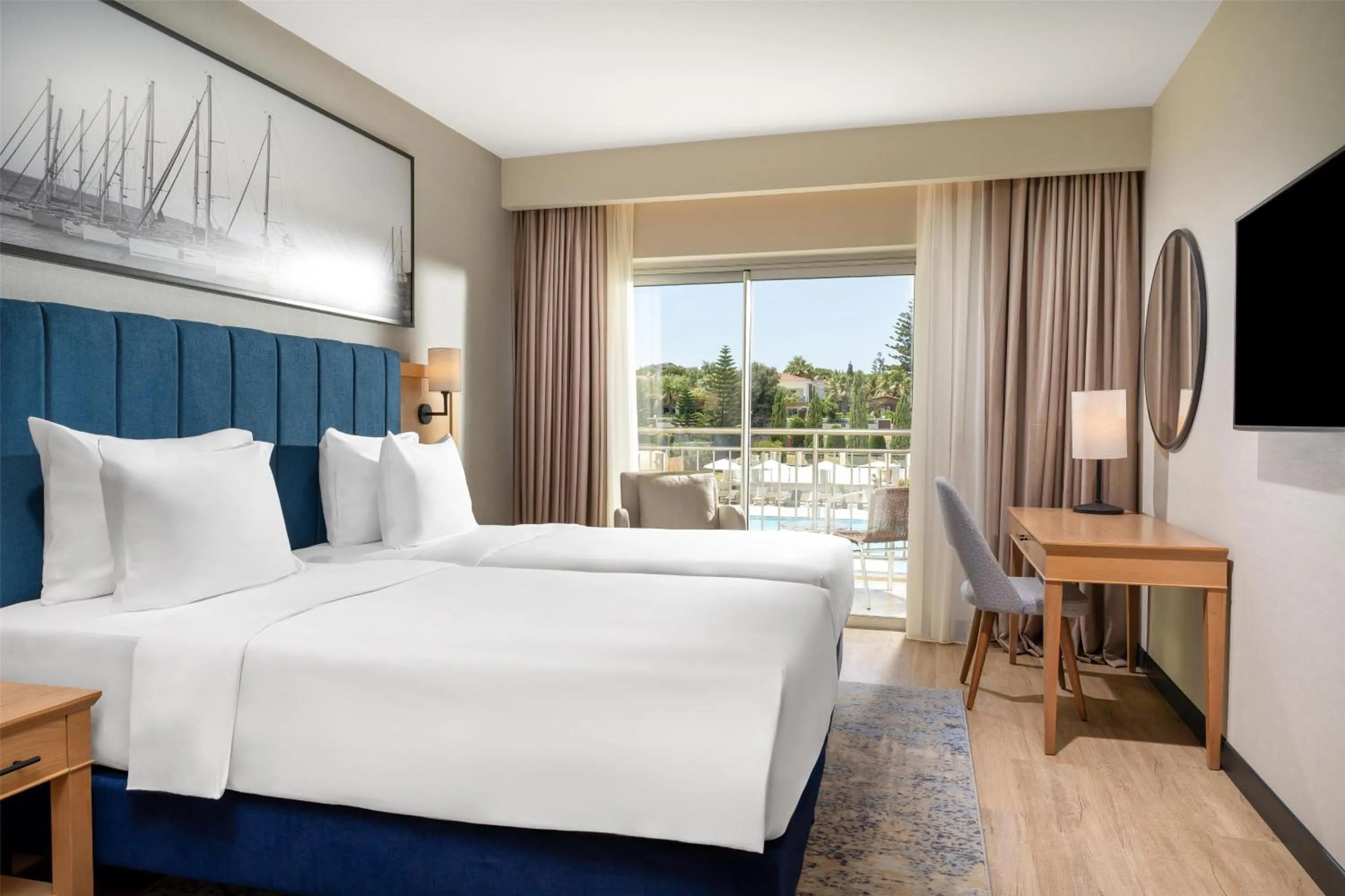 Bedroom, Bed in Radisson Blu Resort & Spa Cesme