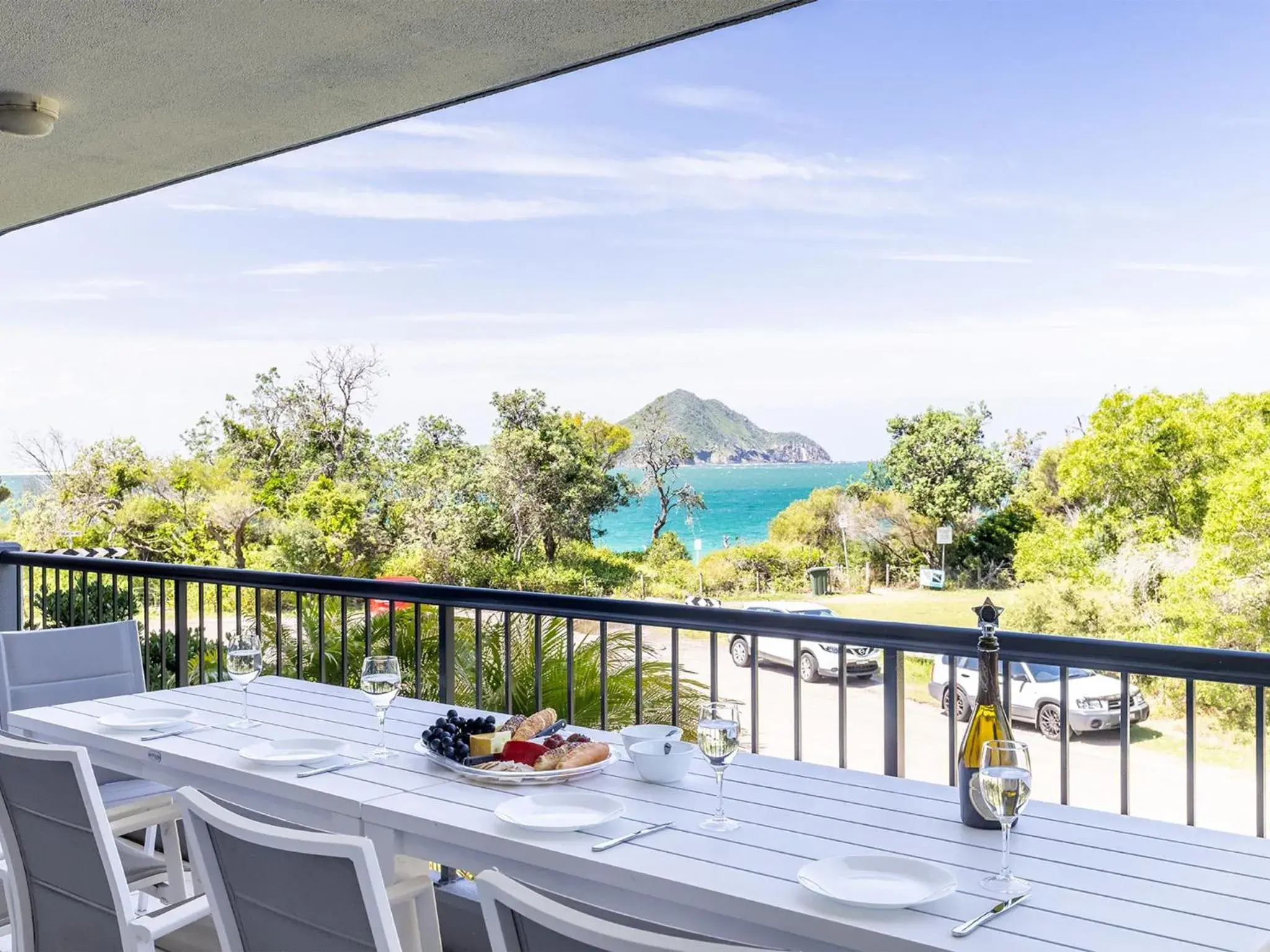 Albacore 3 waterfront pool lift and views Albacore 3 waterfront pool lift and views