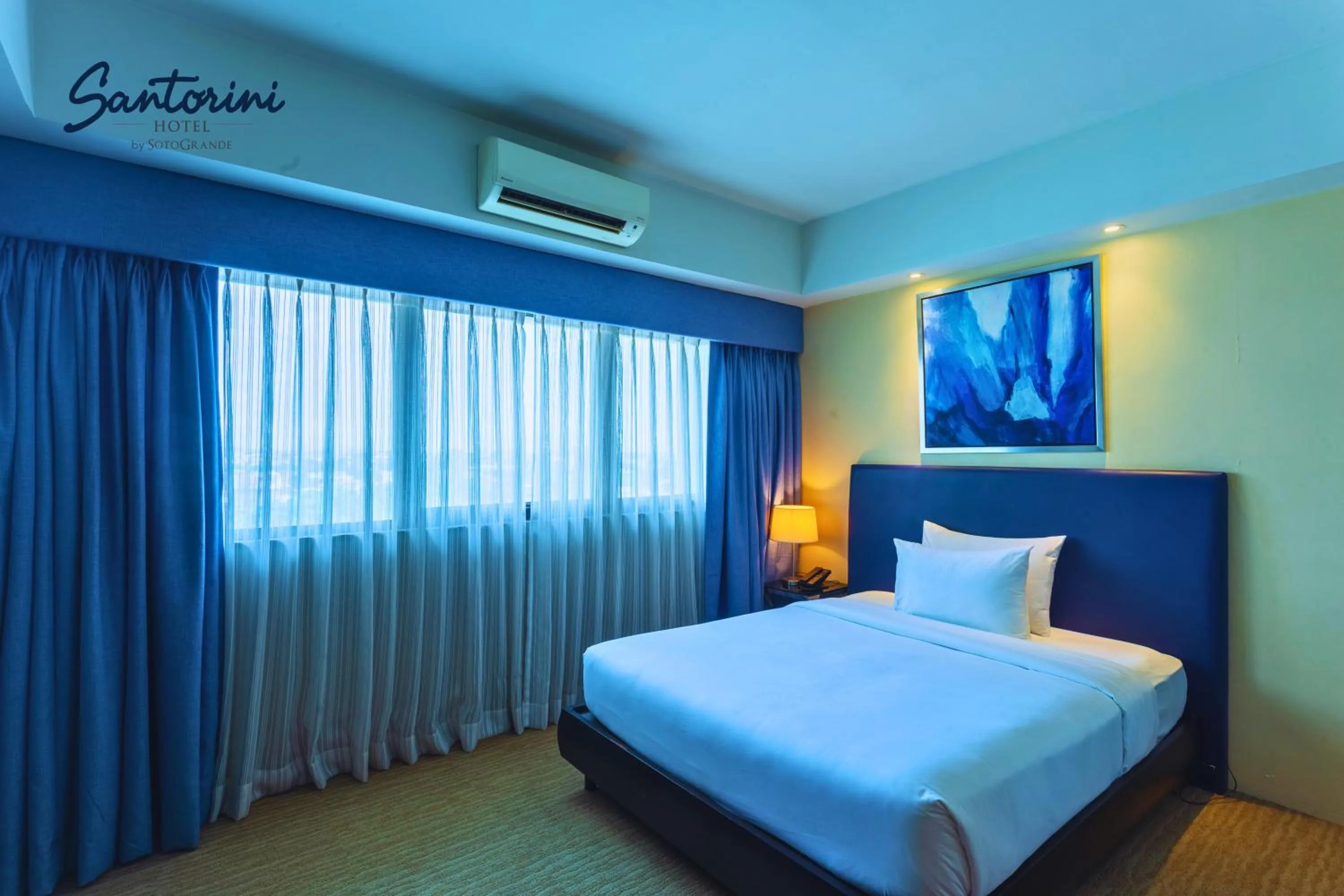 Bed in Santorini Hotel