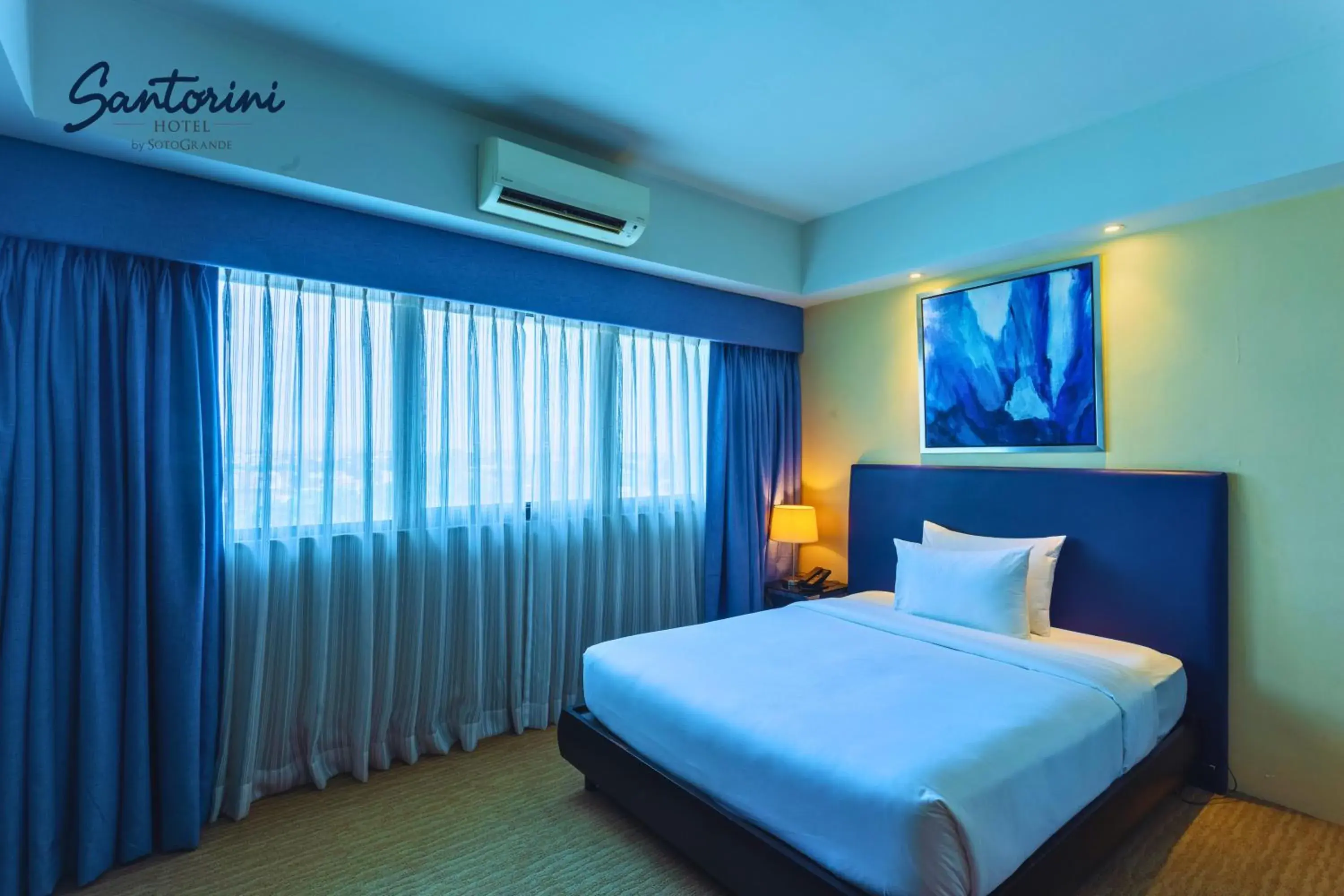 Bed in Santorini Hotel Bed in Santorini Hotel