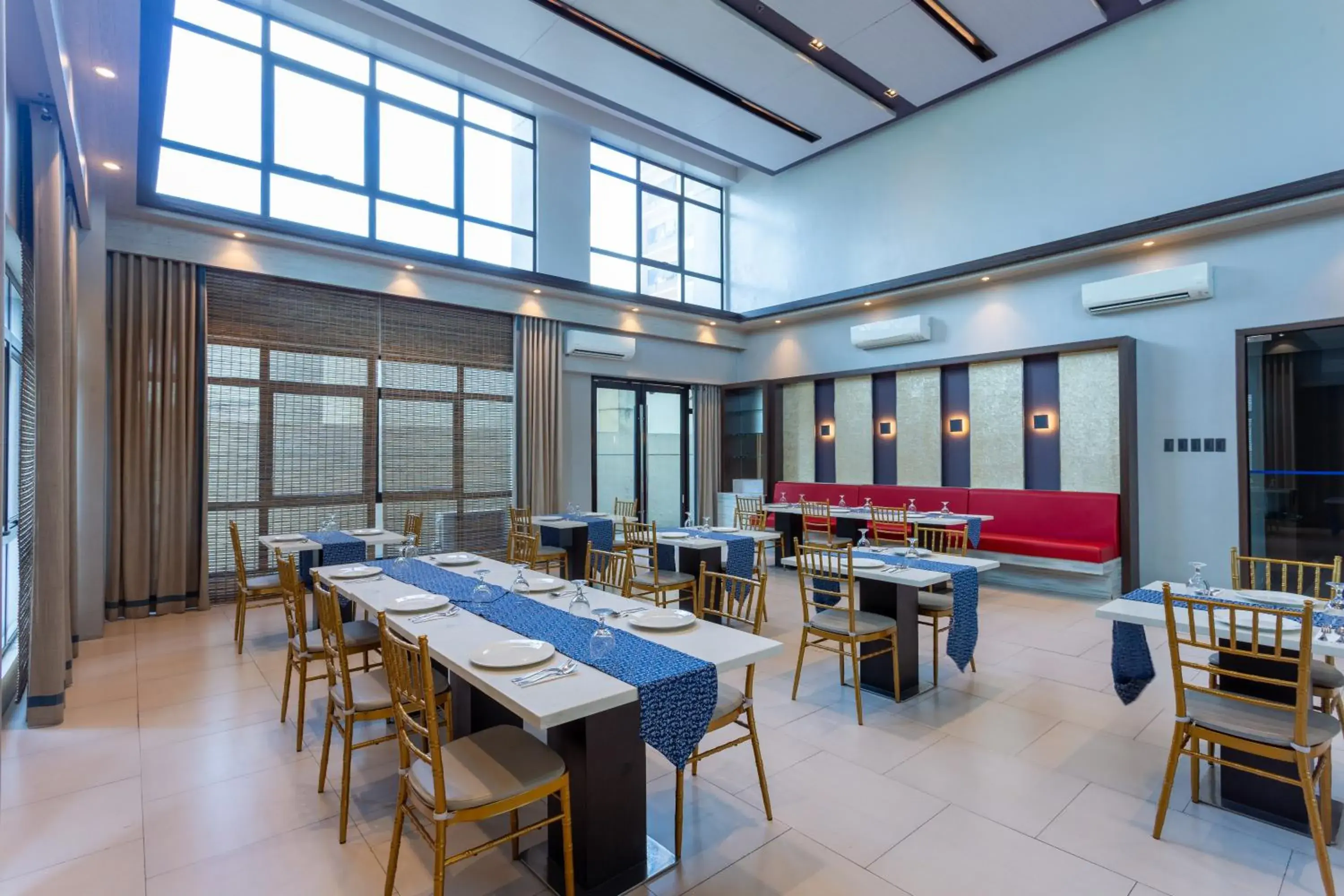 Banquet/Function facilities in Santorini Hotel Banquet/Function facilities in Santorini Hotel