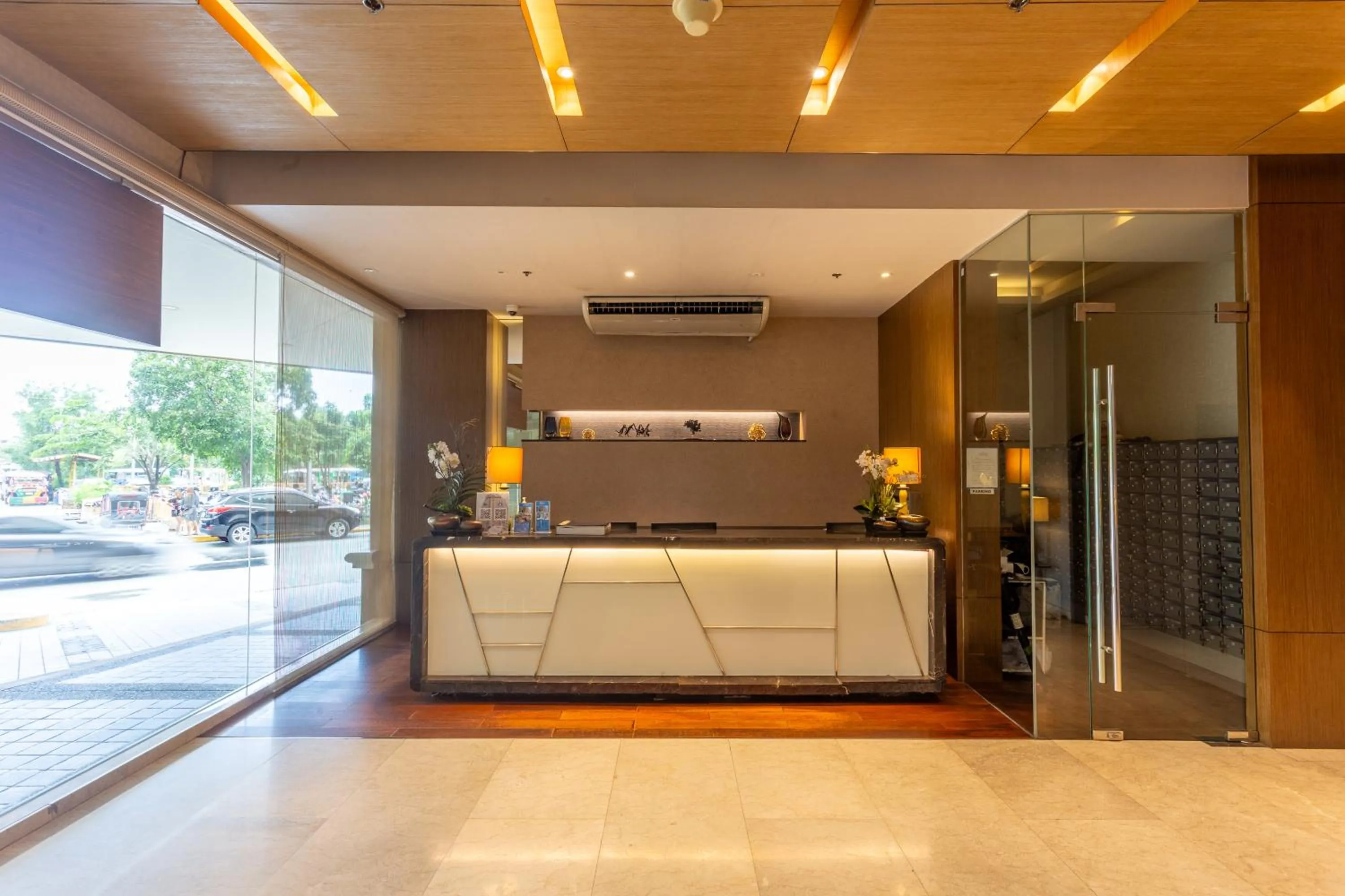 Lobby or reception in Santorini Hotel