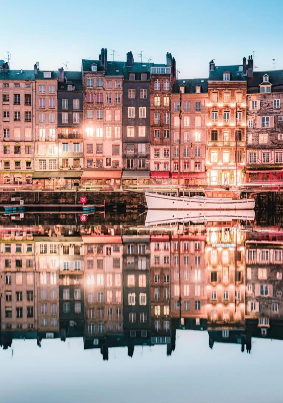 Nearby landmark in TOWNHOUSE TROUVILLE - Appart'Hotel & Studios