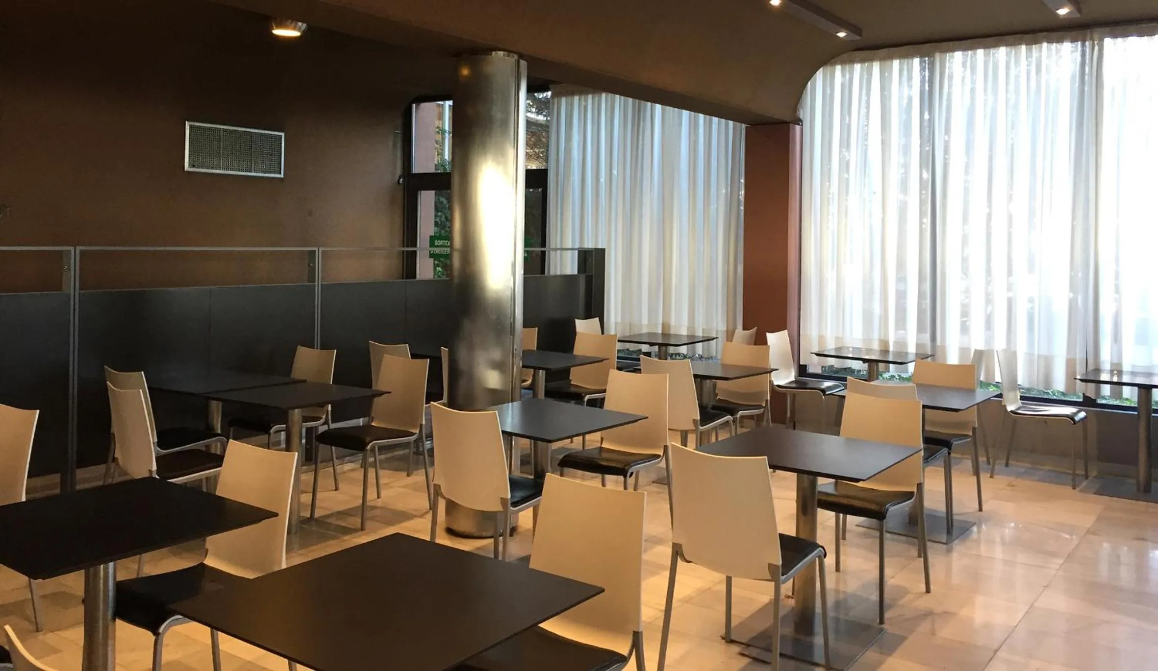 Restaurant/places to eat in Hotel America Igualada