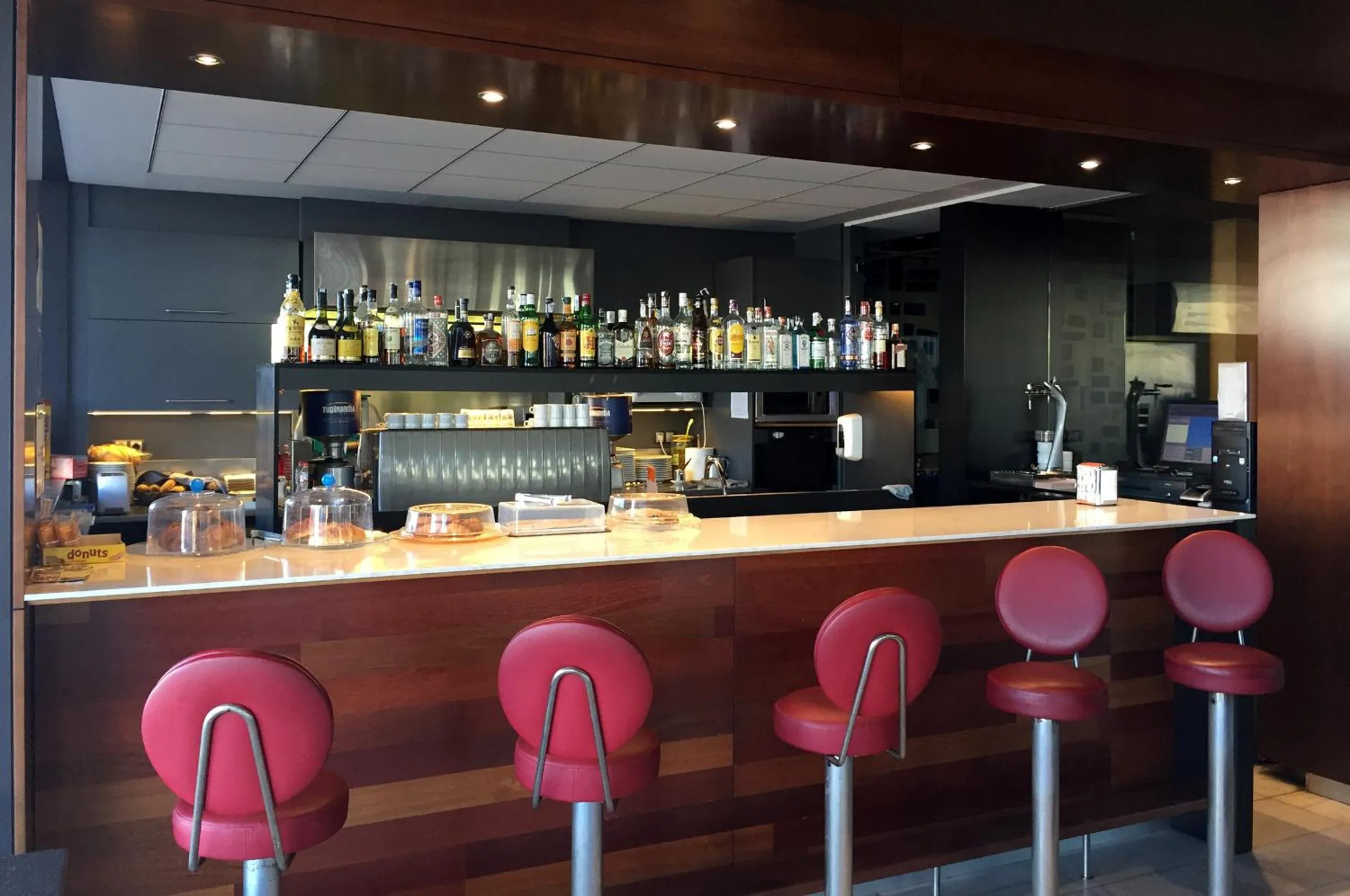 Lounge or bar in Hotel America Igualada