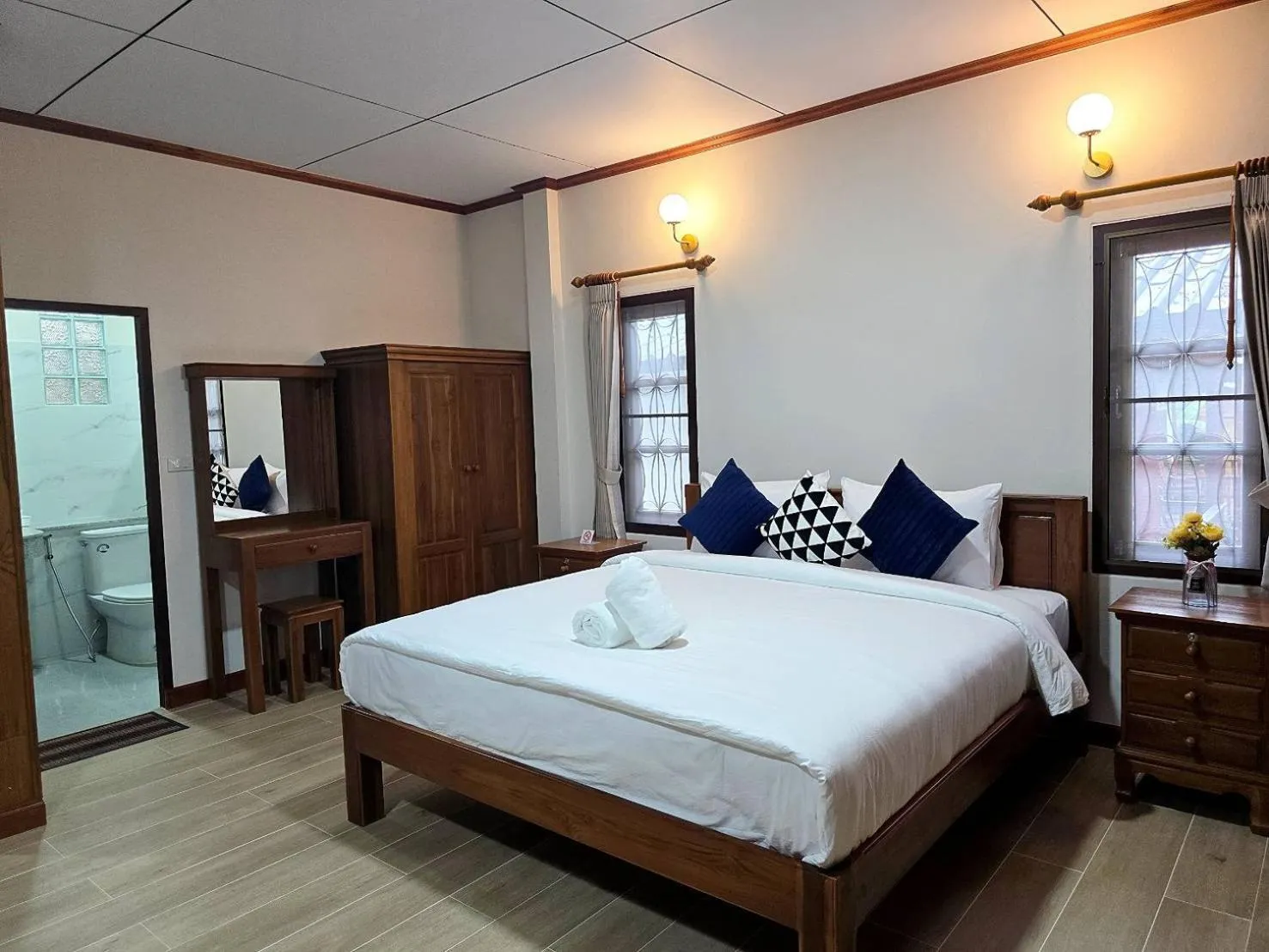 Bed in Mira Mare Resort Koh Samui