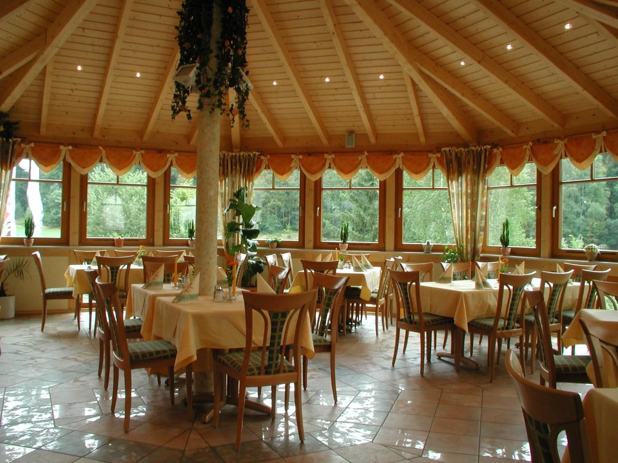 Restaurant/places to eat in Jagdhof Klein Heilig Kreuz