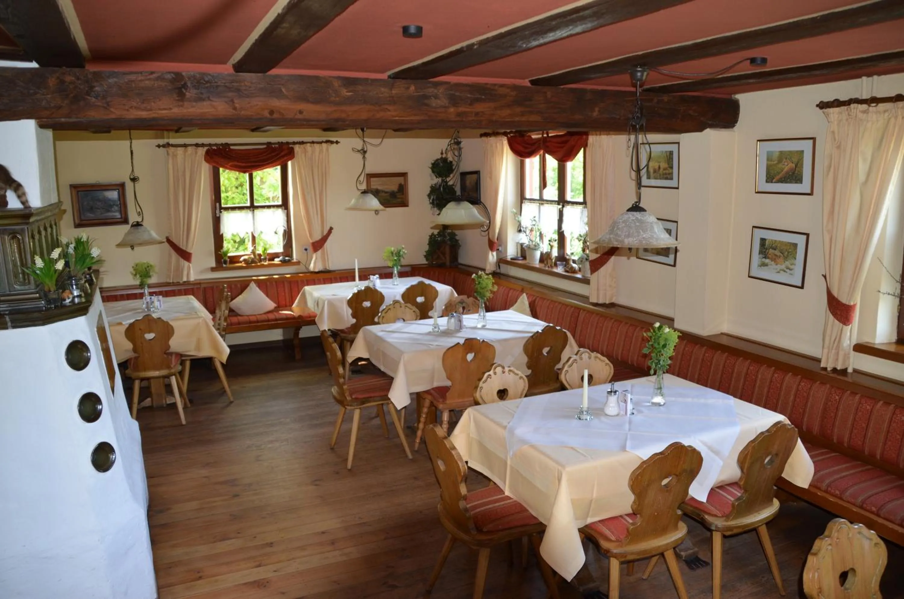 Restaurant/places to eat in Jagdhof Klein Heilig Kreuz