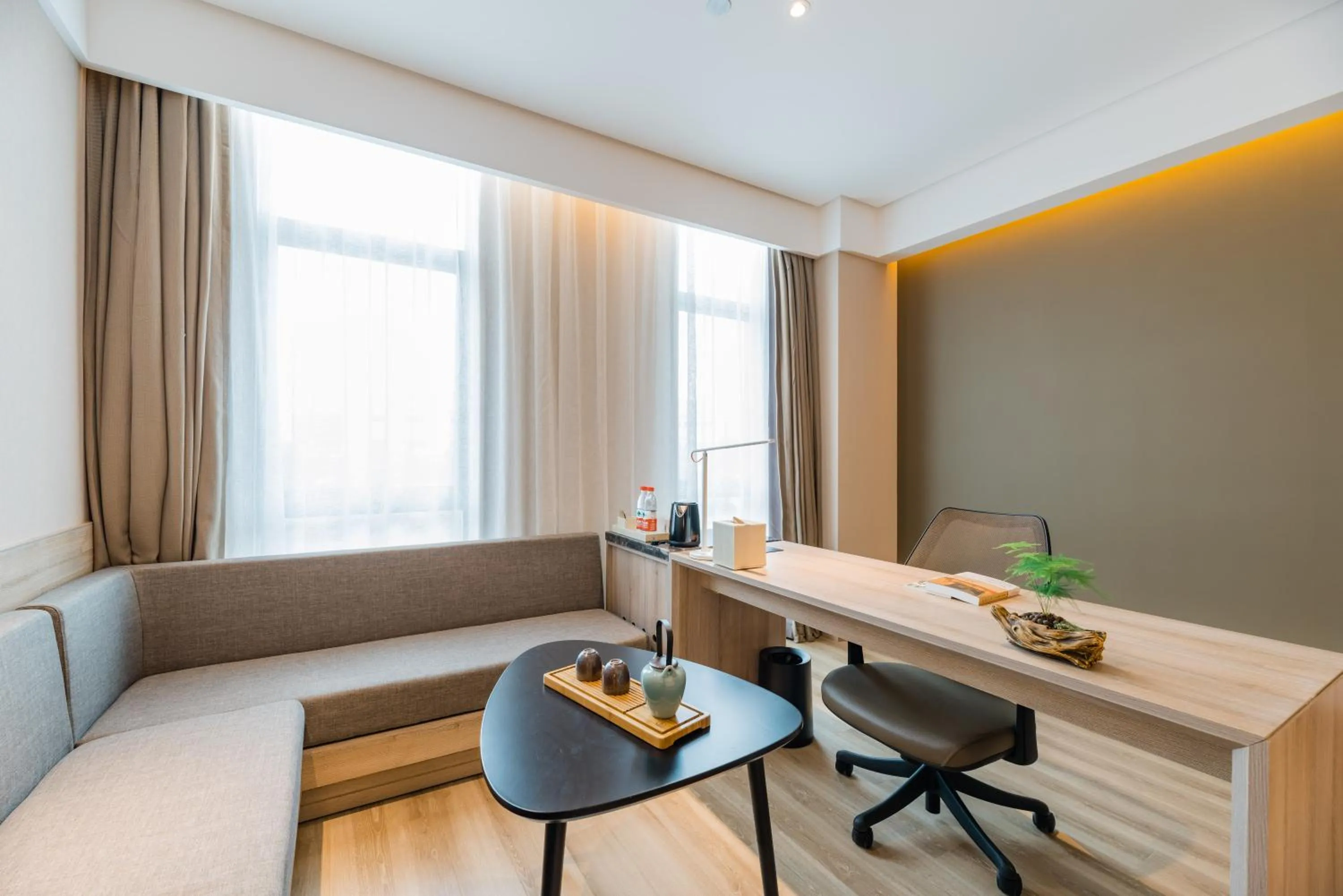 Atour Hotel (Nanjing Xingang Development Area)