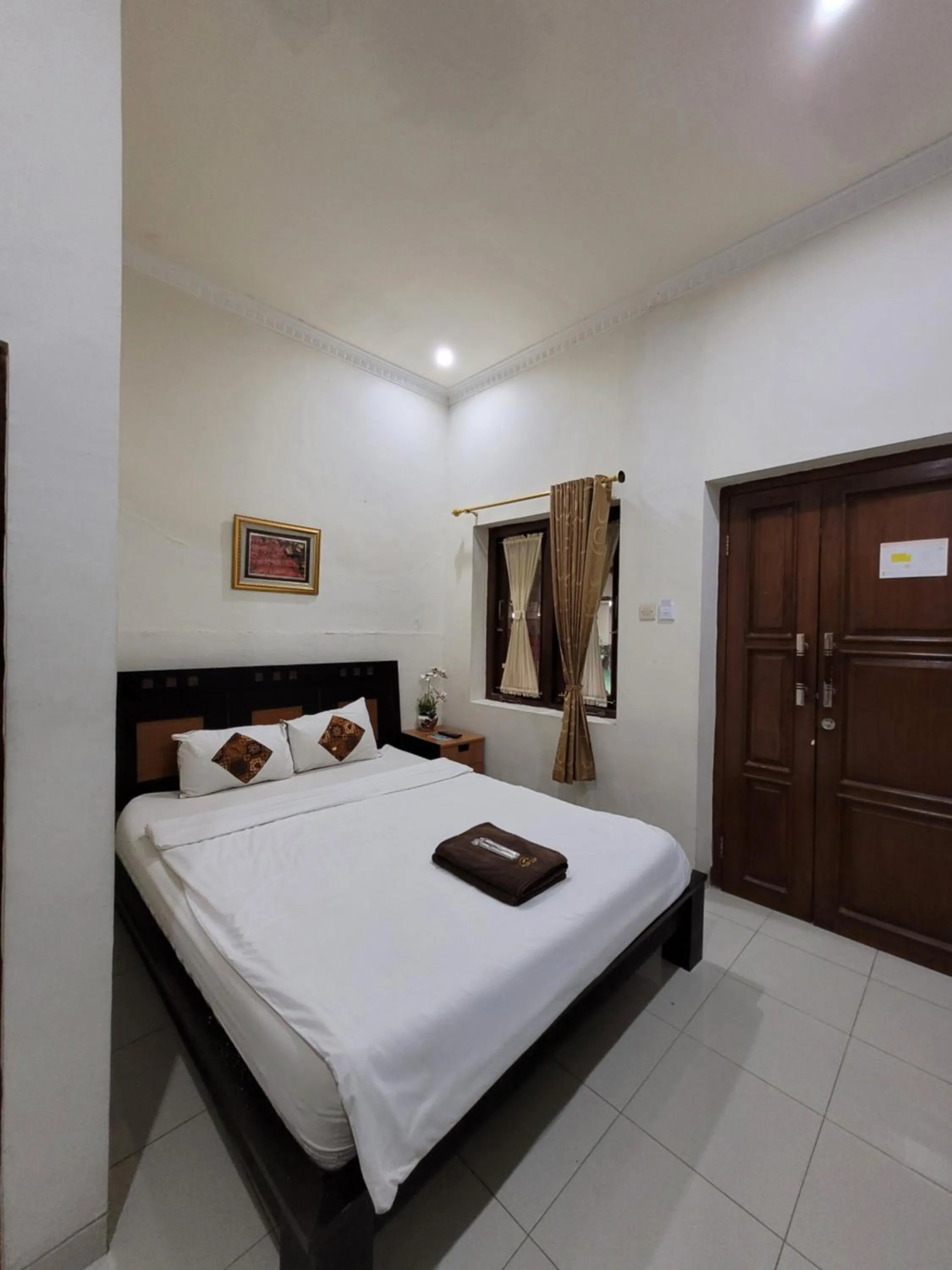 Photo of the whole room in Ndalem Katong Guest House Ponorogo