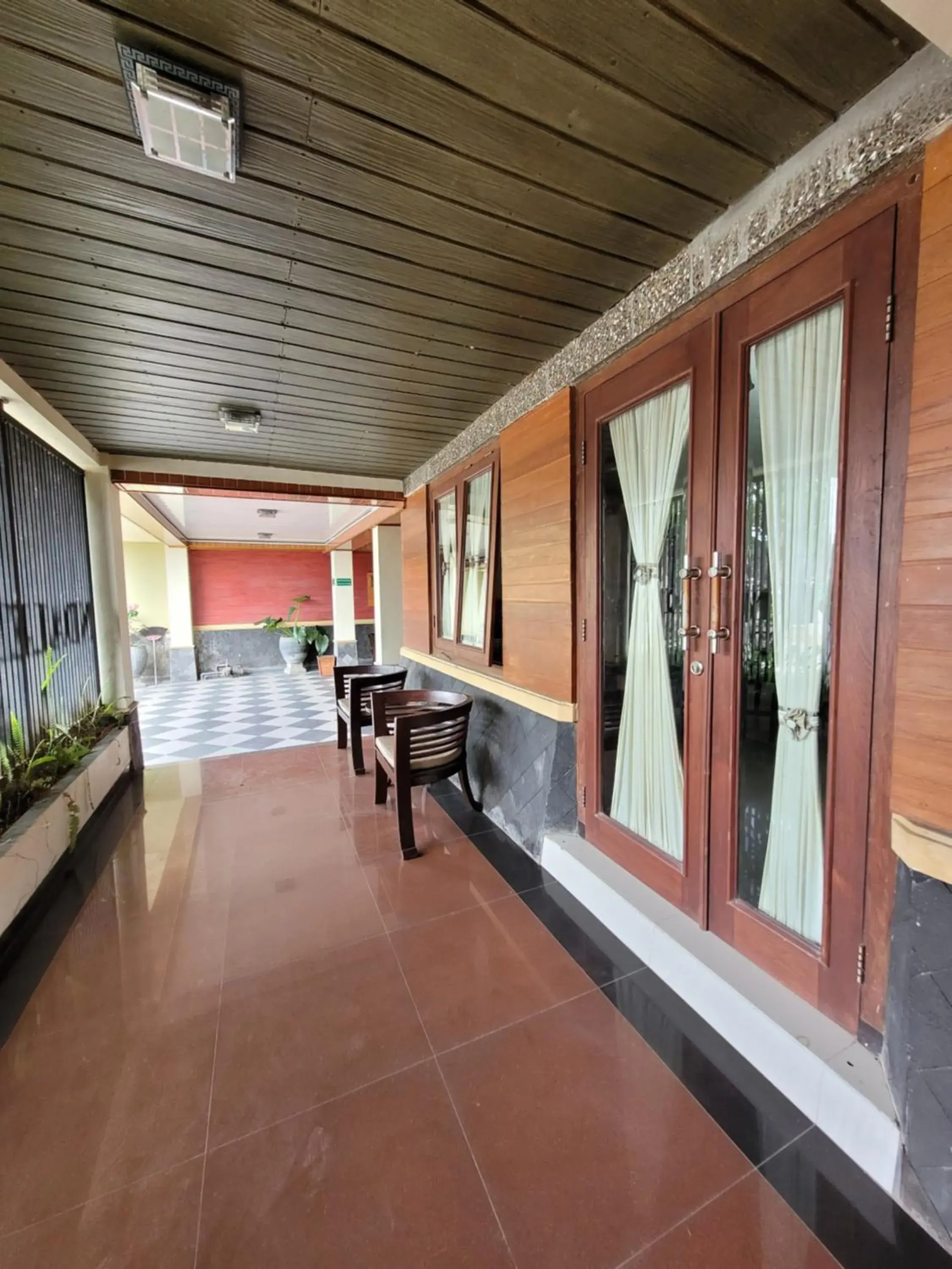 Facade/entrance in Ndalem Katong Guest House Ponorogo Facade/entrance in Ndalem Katong Guest House Ponorogo