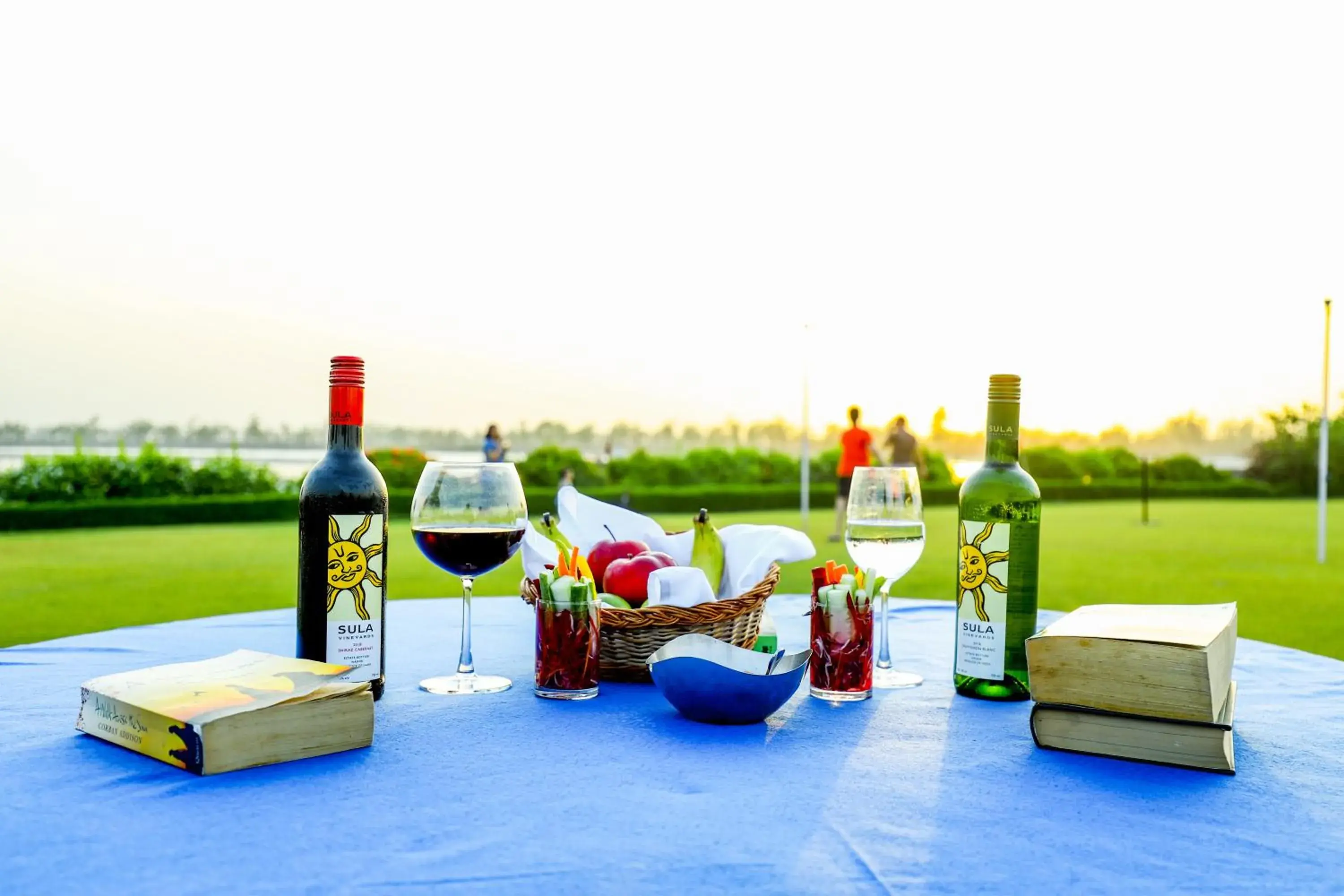 Food and drinks in Amatra By The Ganges Food and drinks in Amatra By The Ganges