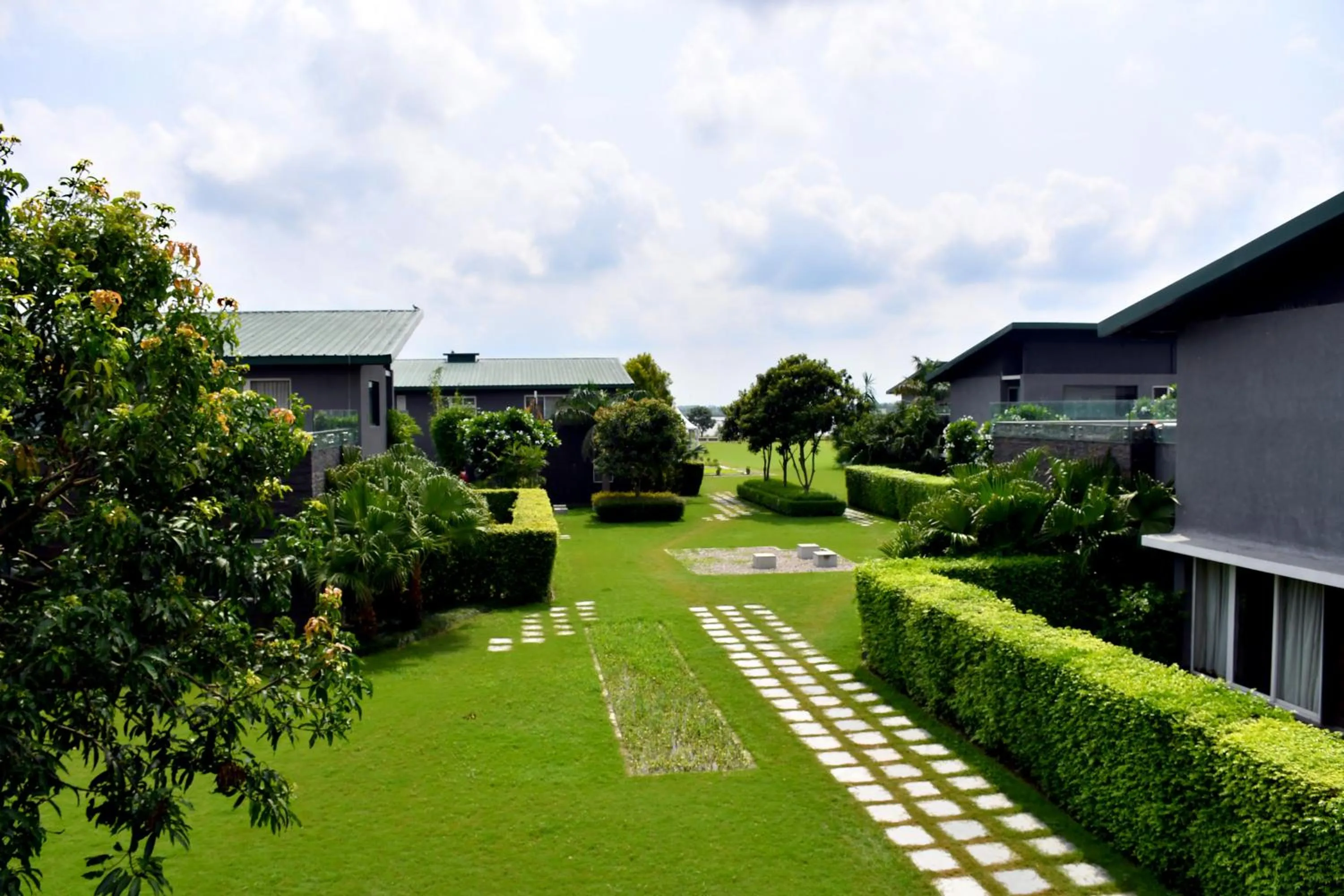 Property building in Amatra By The Ganges