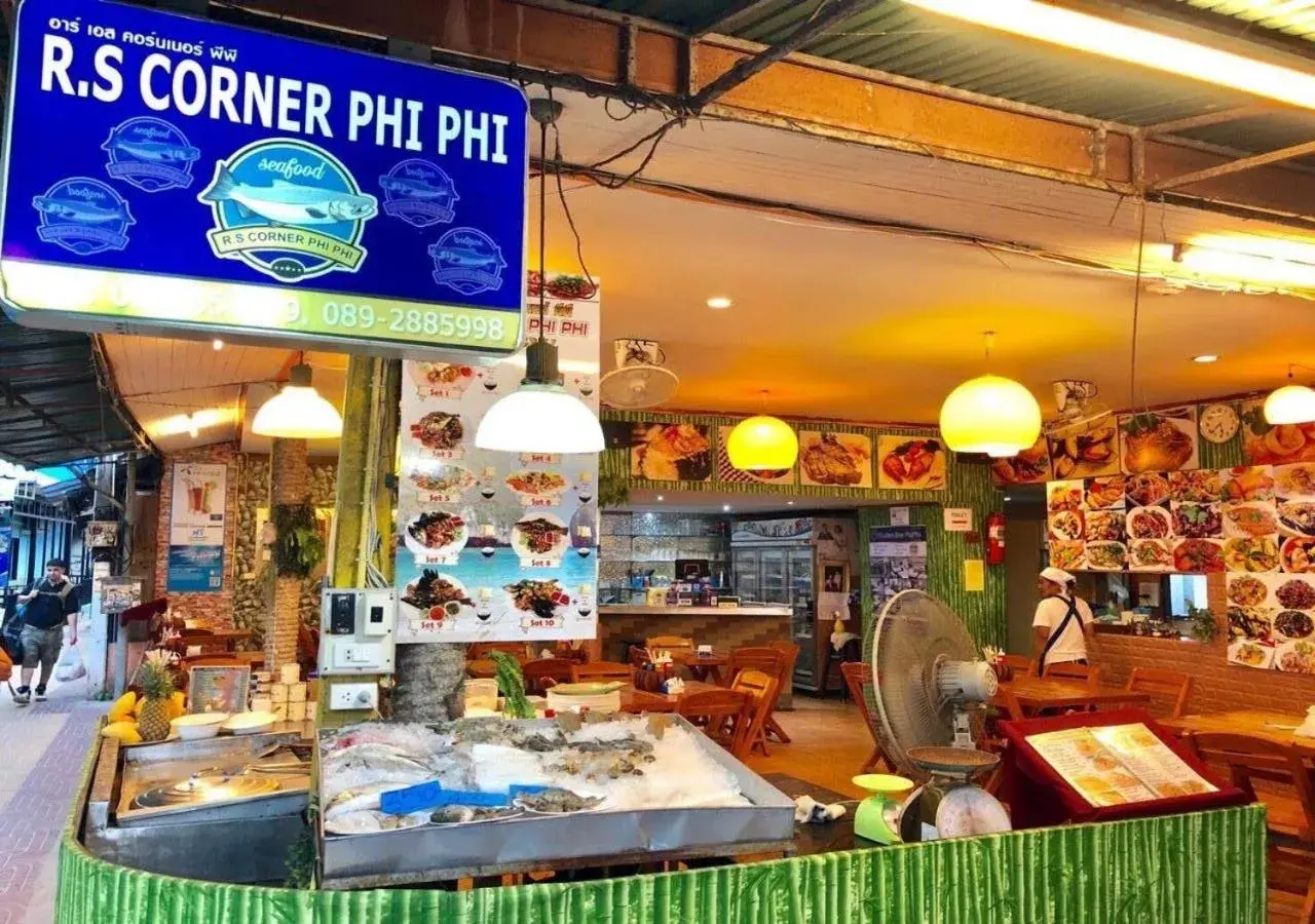 Restaurant/places to eat in Golden Bee PhiPhi Restaurant/places to eat in Golden Bee PhiPhi