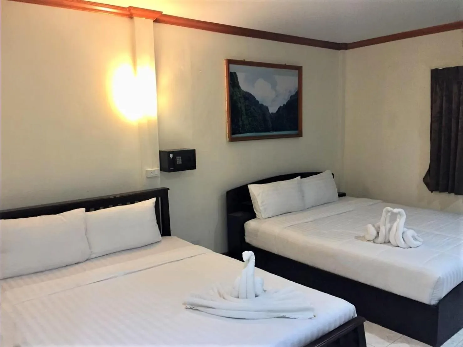 Bedroom, Bed in Golden Bee PhiPhi