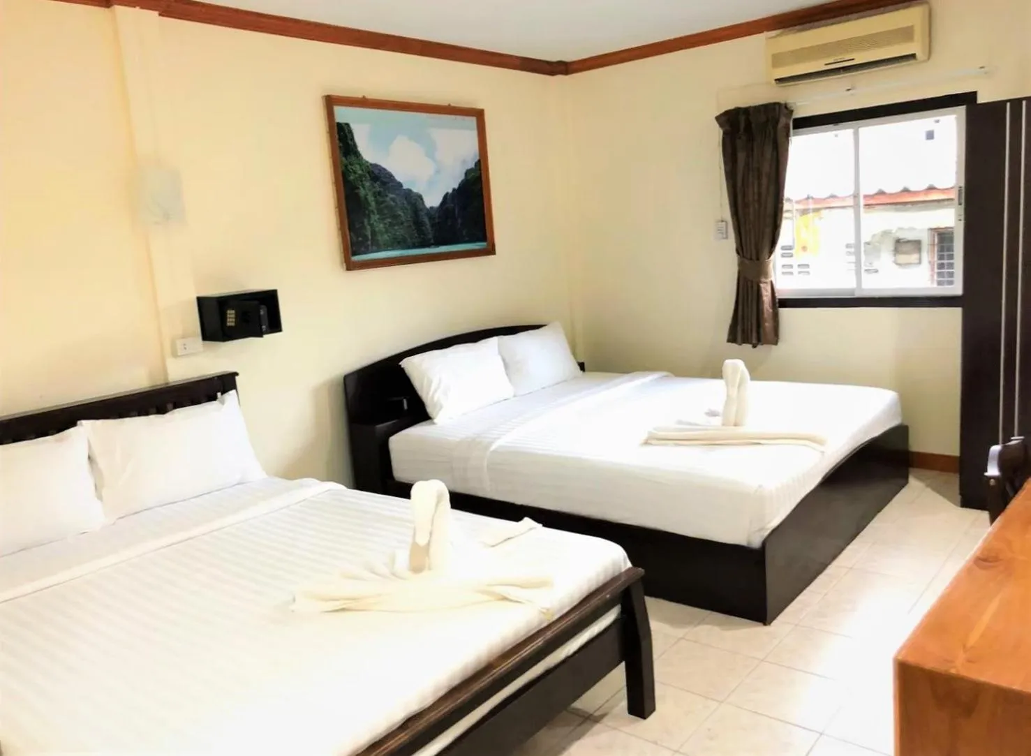 Bedroom, Bed in Golden Bee PhiPhi