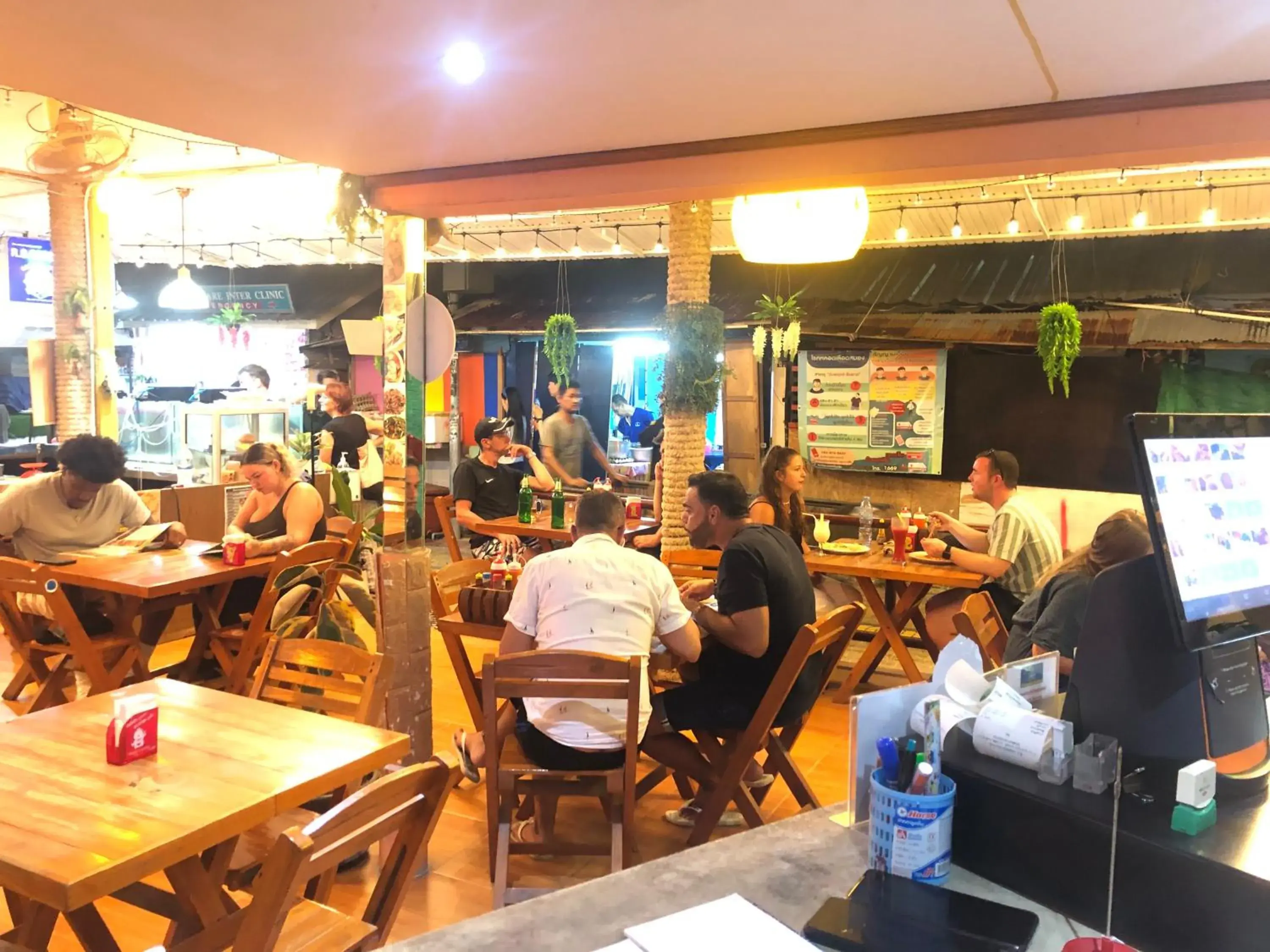 Restaurant/places to eat in Golden Bee PhiPhi Restaurant/places to eat in Golden Bee PhiPhi
