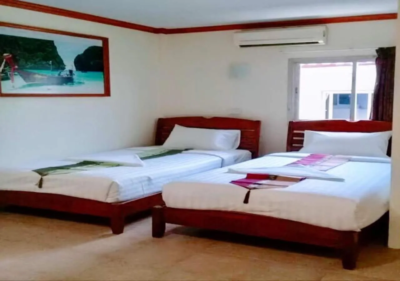 Bedroom, Bed in Golden Bee PhiPhi