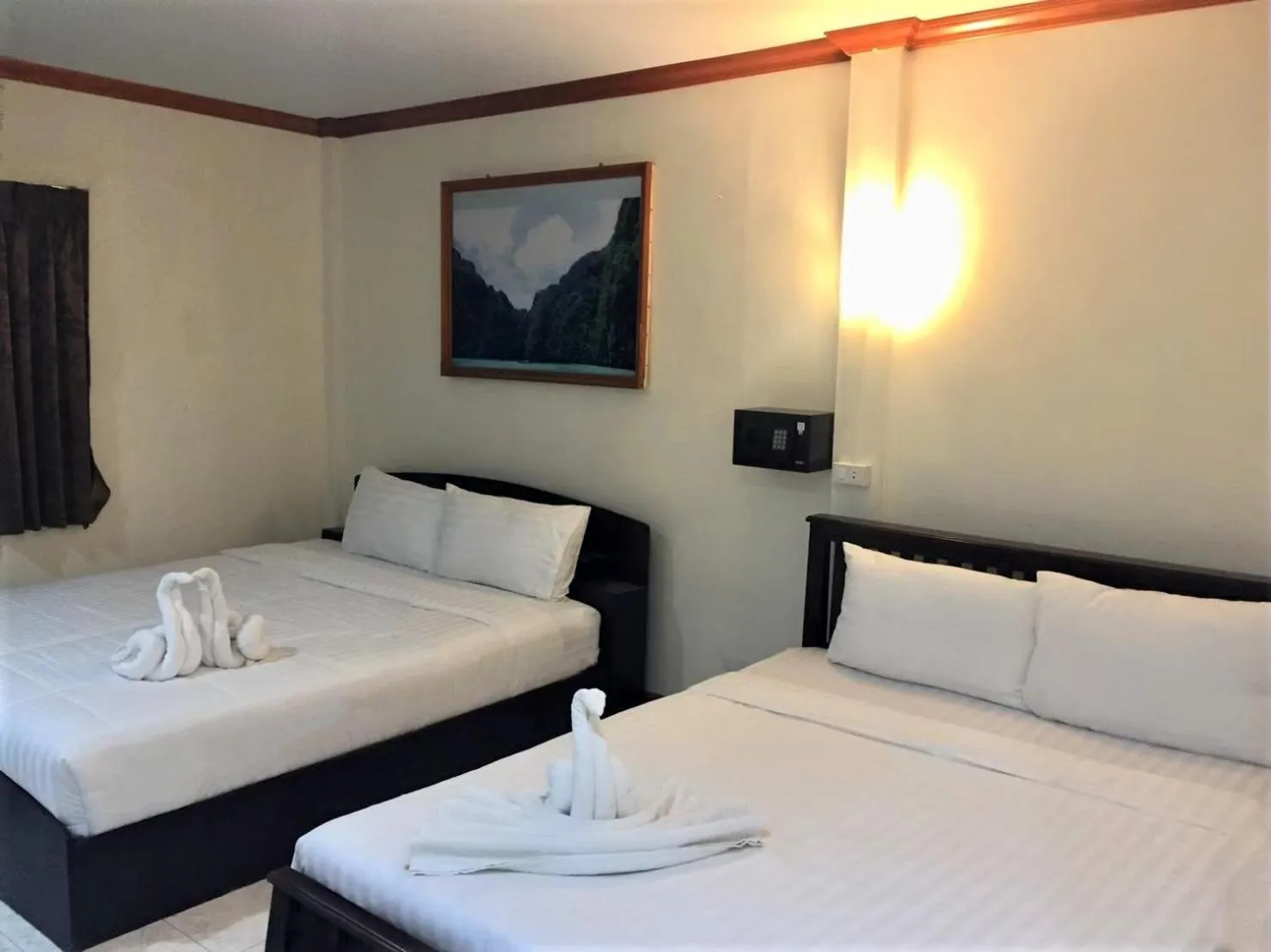 Bed in Golden Bee PhiPhi