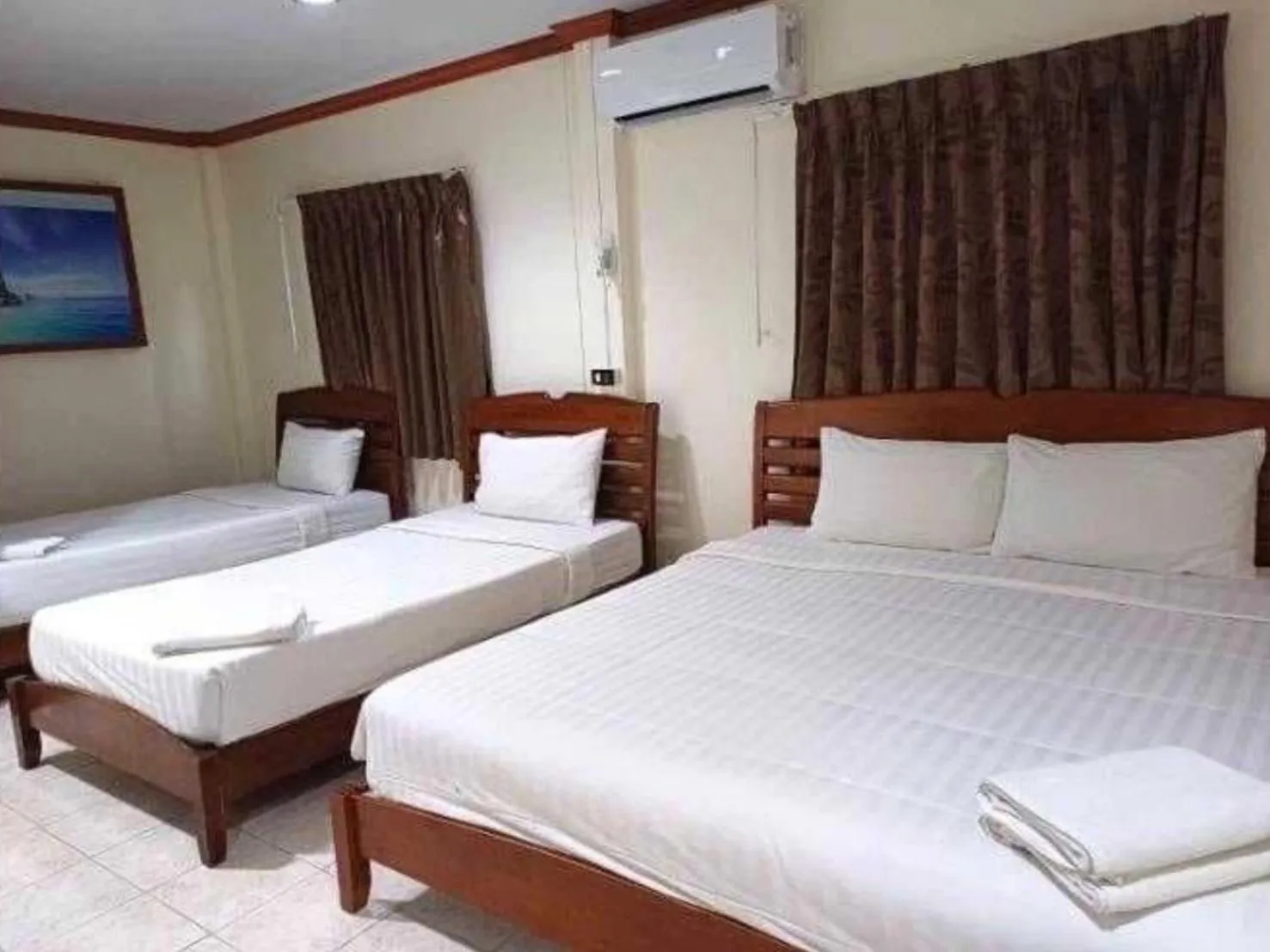 Bed in Golden Bee PhiPhi