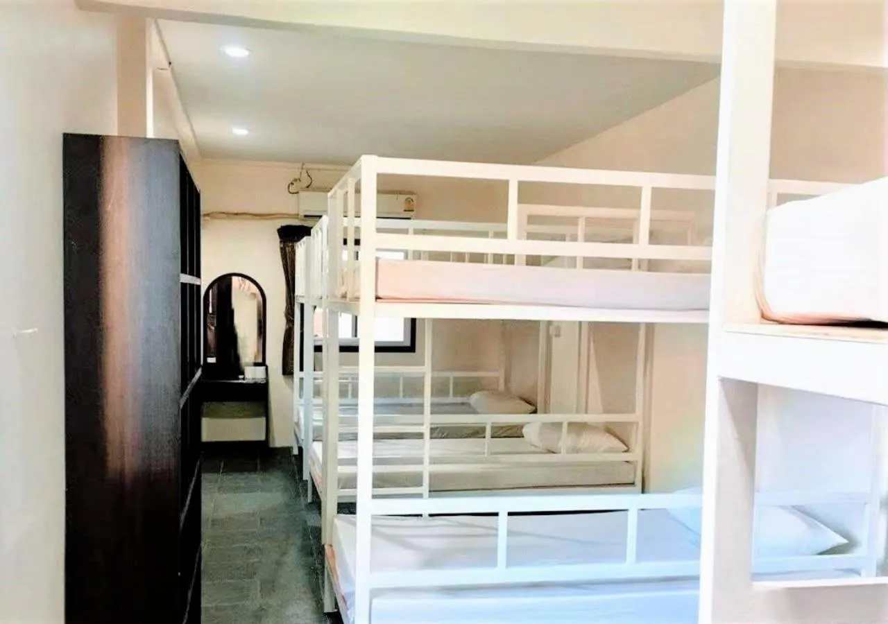bunk bed, Bed in Golden Bee PhiPhi