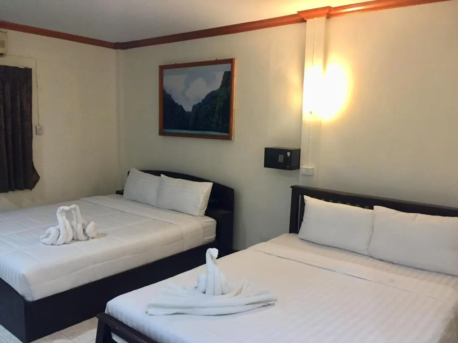 Bed in Golden Bee PhiPhi