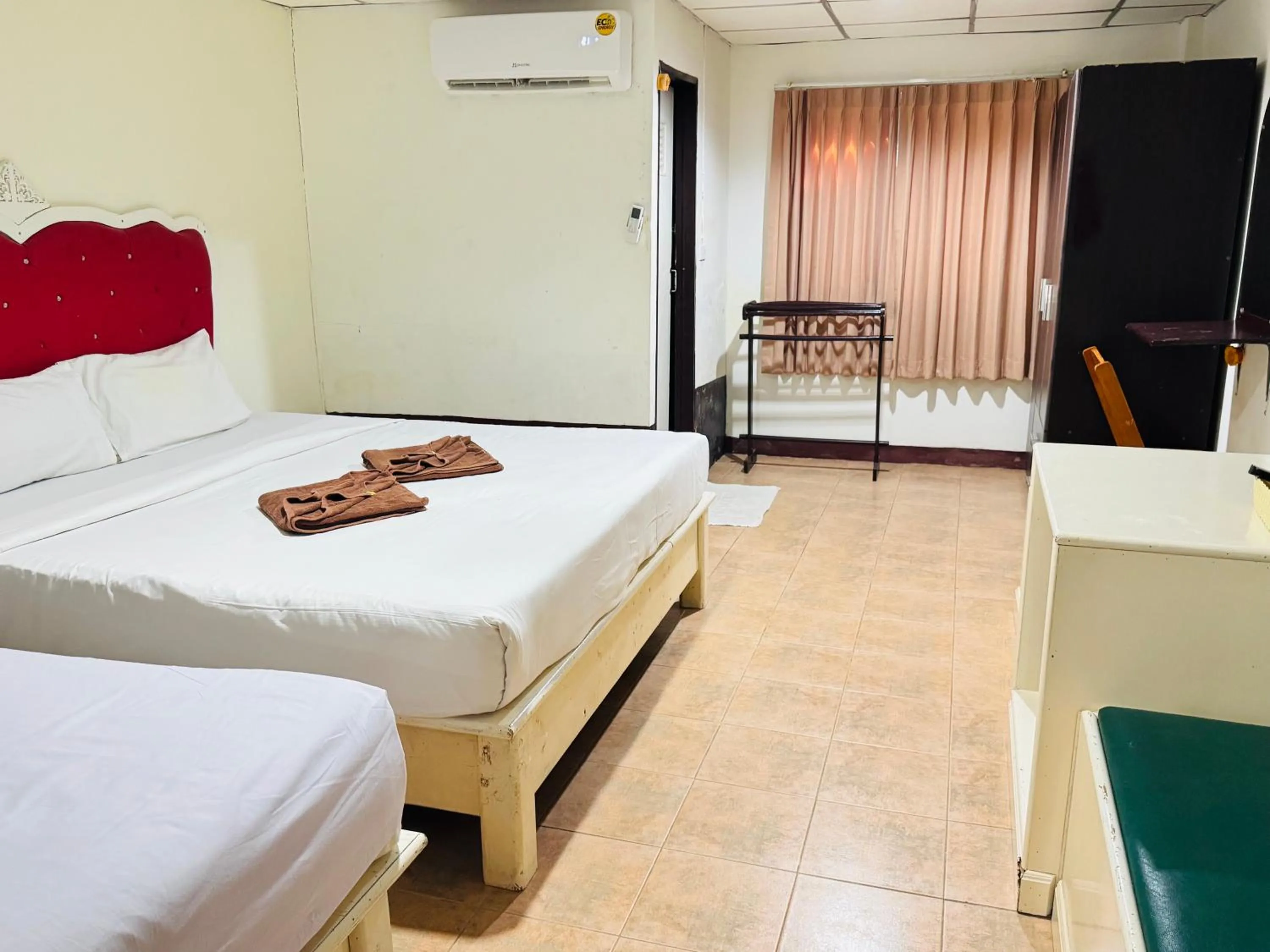 Bed in Golden Bee PhiPhi